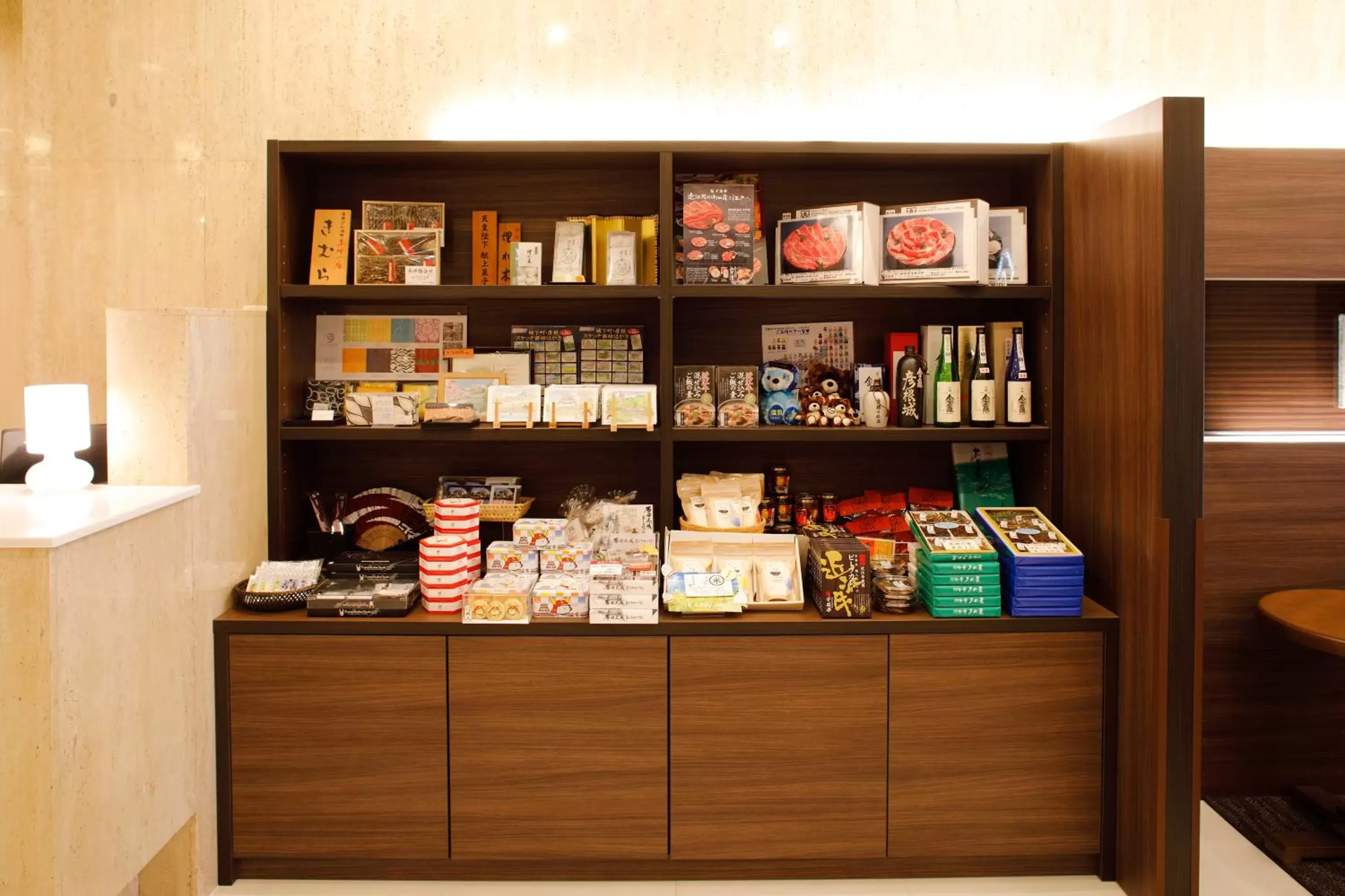 On-site shops in Hotel Sunroute Hikone