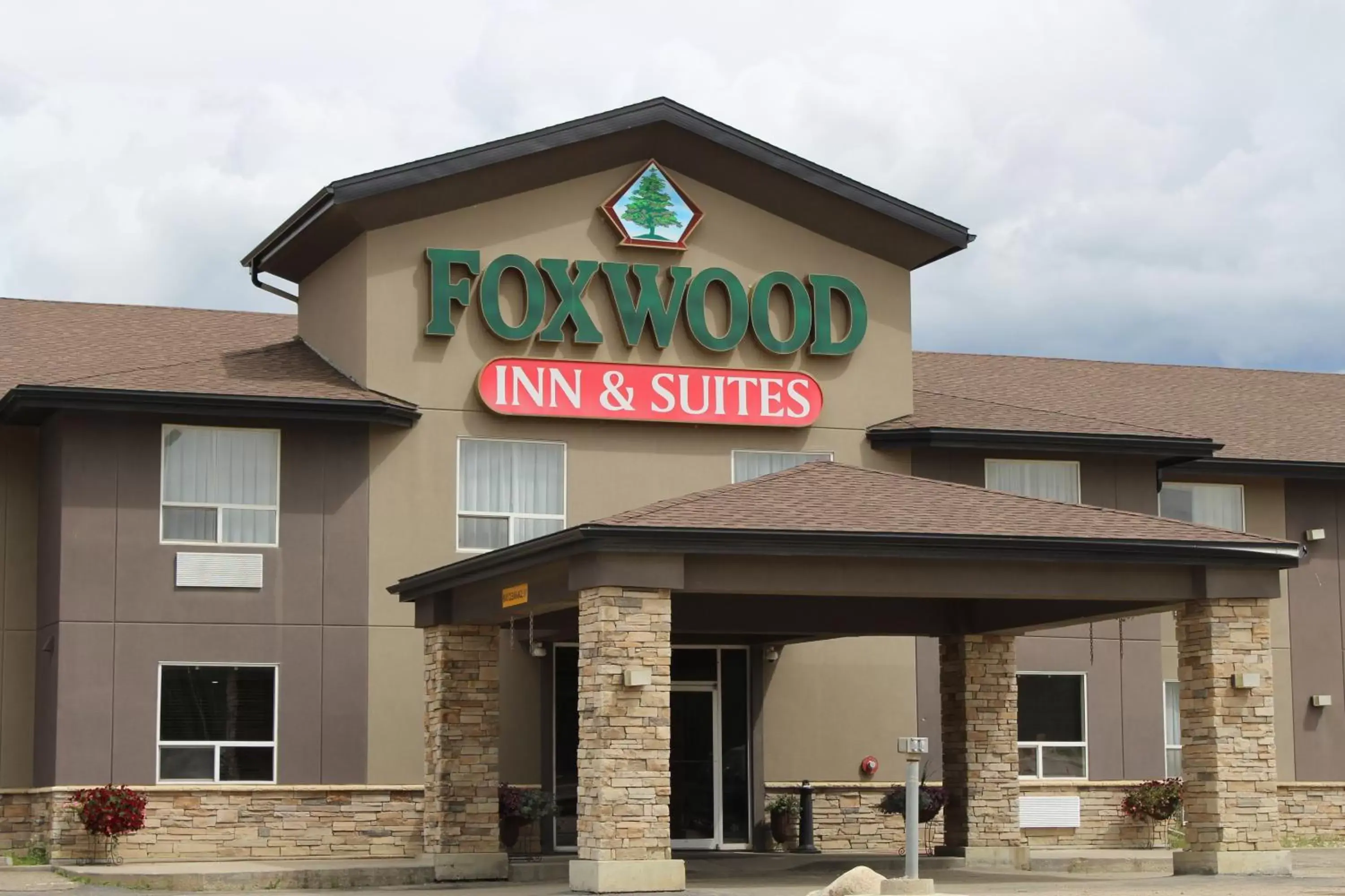 Facade/entrance in Foxwood Inn and Suites