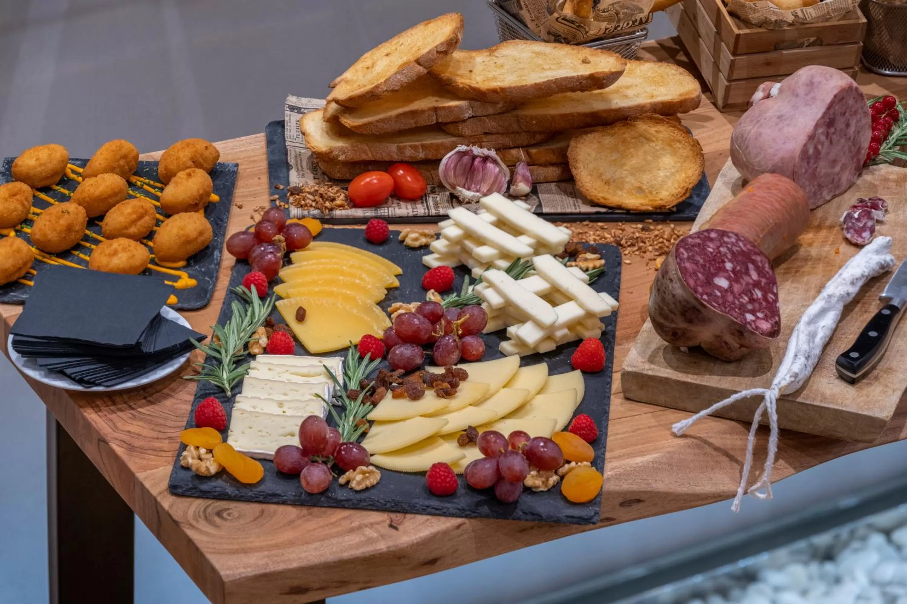 Restaurant/places to eat in Hotel SERHS Rivoli Rambla