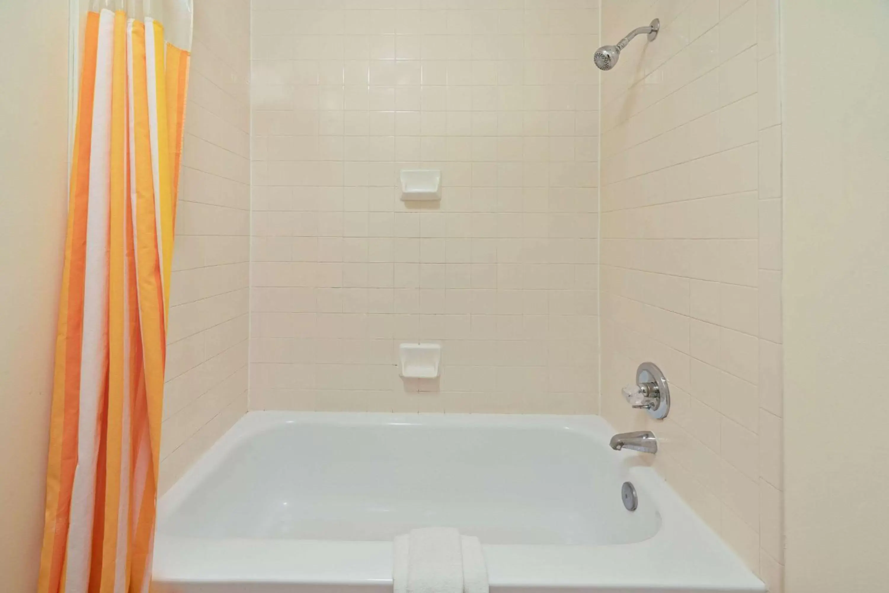 Photo of the whole room, Bathroom in La Quinta by Wyndham Salt Lake City - Layton