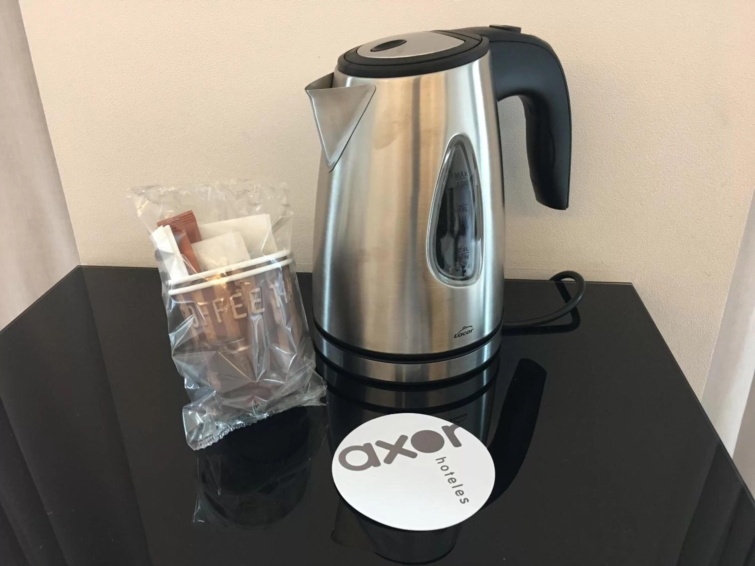 Coffee/tea facilities in Axor Feria