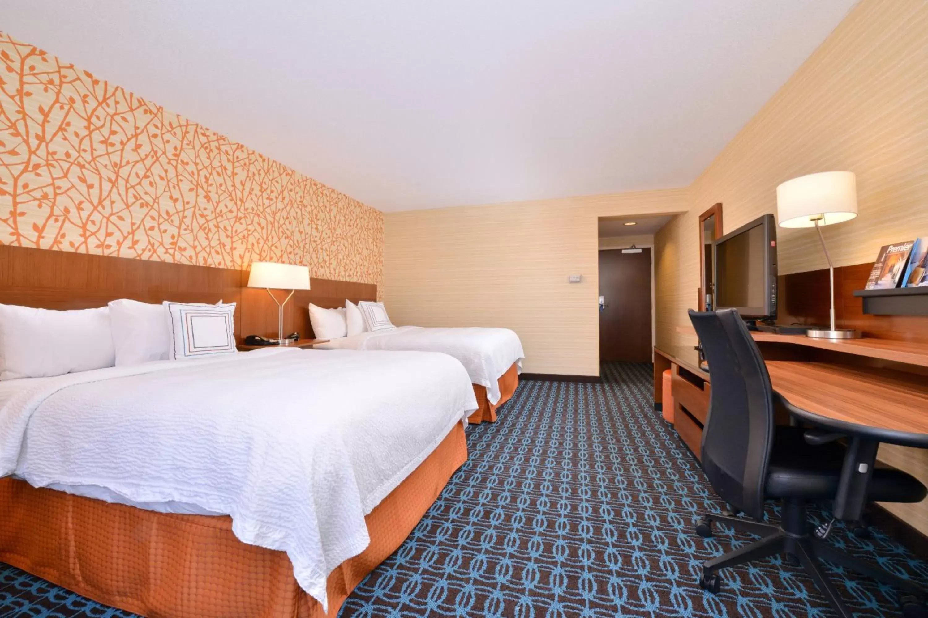 Photo of the whole room, Bed in Fairfield Inn and Suites by Marriott Rochester West/Greece