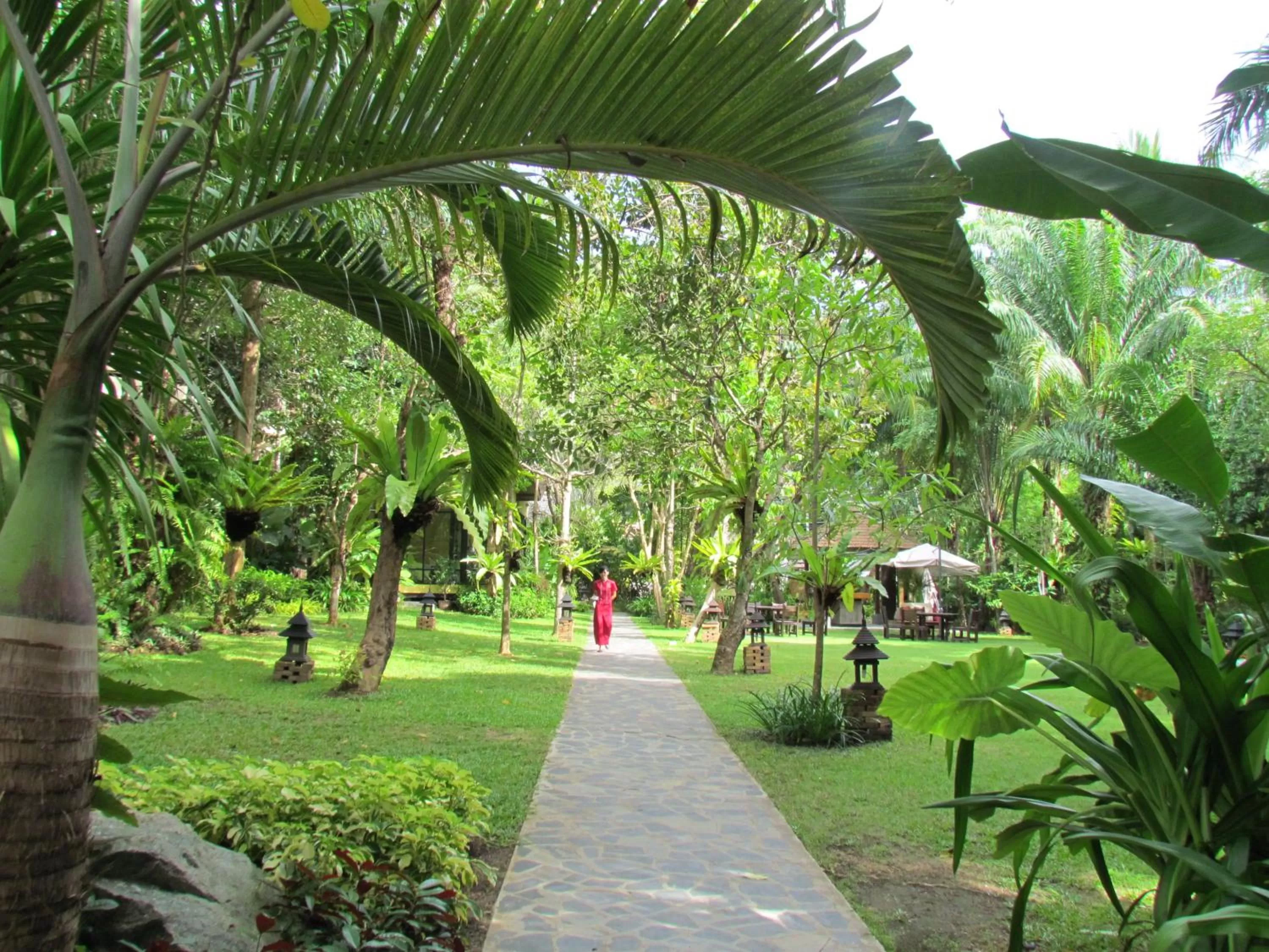 Garden in Krabi La Playa Resort