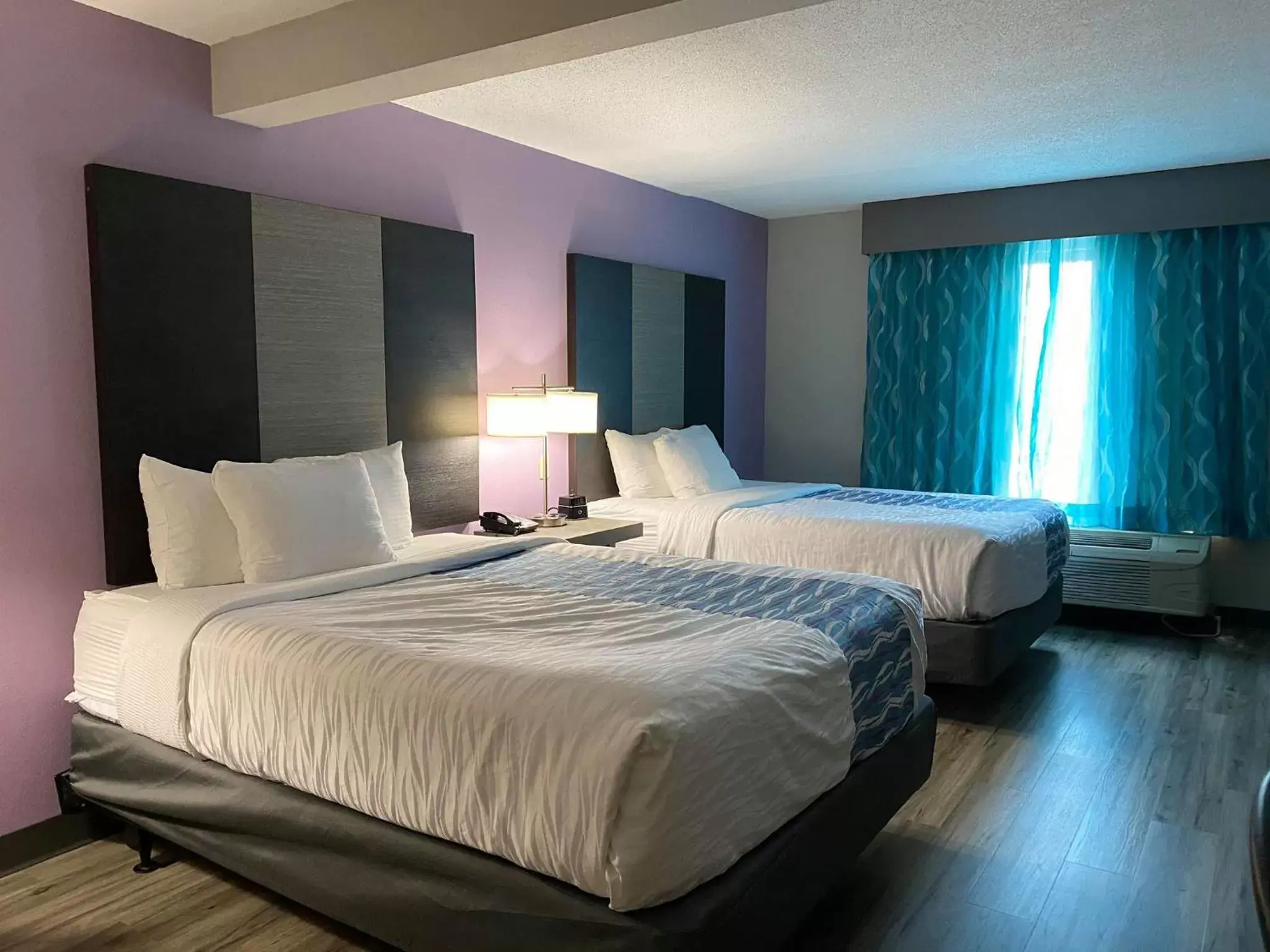 Bedroom, Bed in La Quinta by Wyndham Clarksville