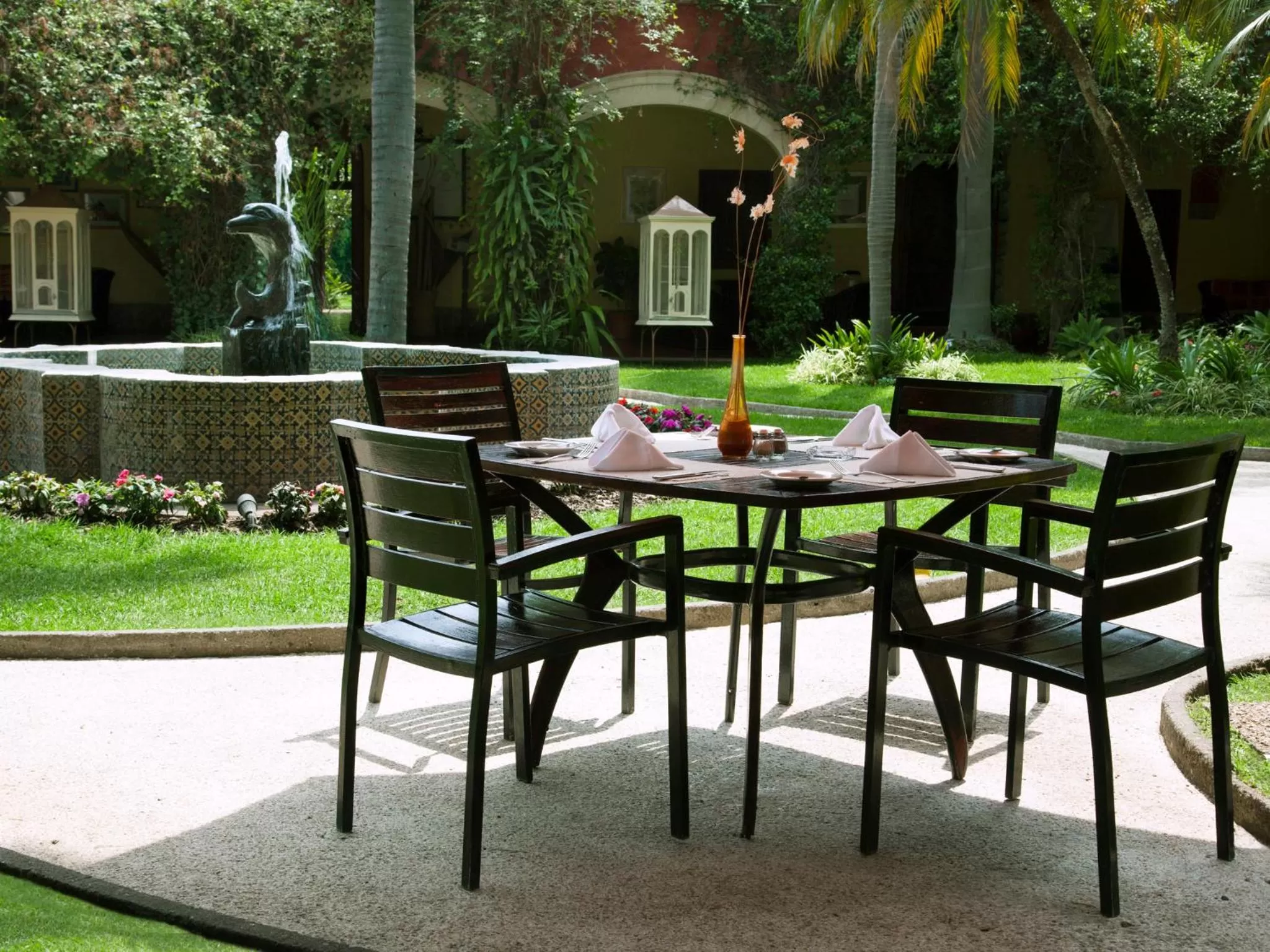 Restaurant/places to eat in Hotel Racquet Cuernavaca