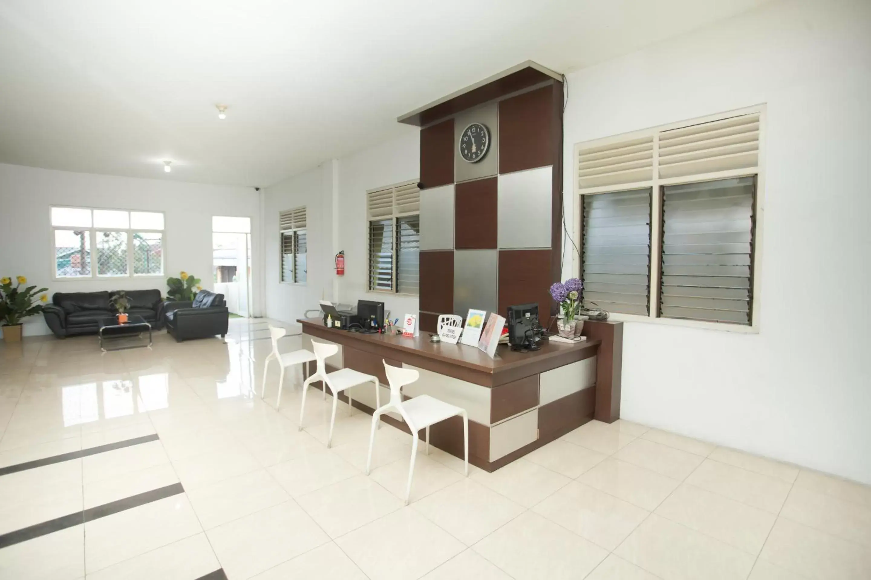 Lobby or reception in SUPER OYO 850 Lapan Lapan