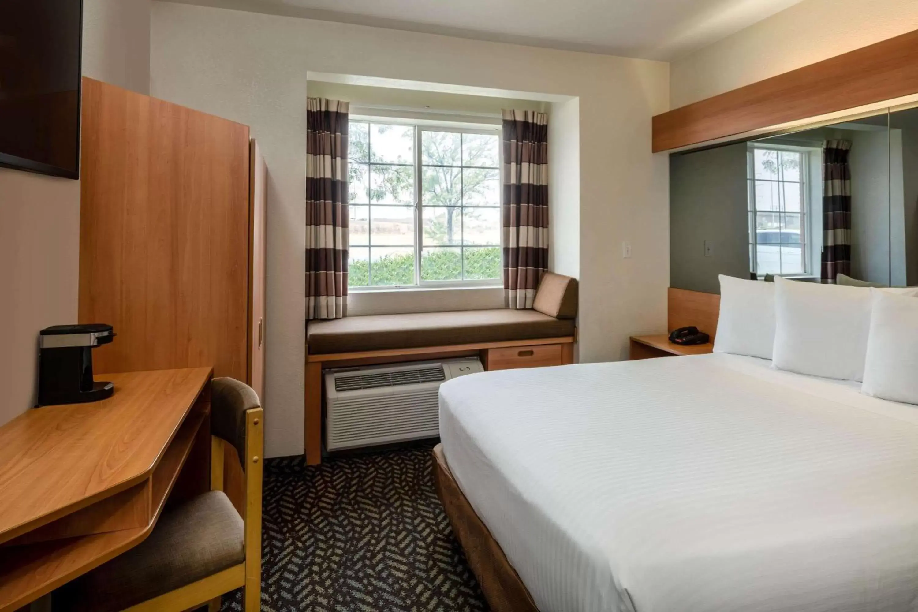 Photo of the whole room, Bed in Microtel Inn & Suites by Wyndham Salt Lake City Airport