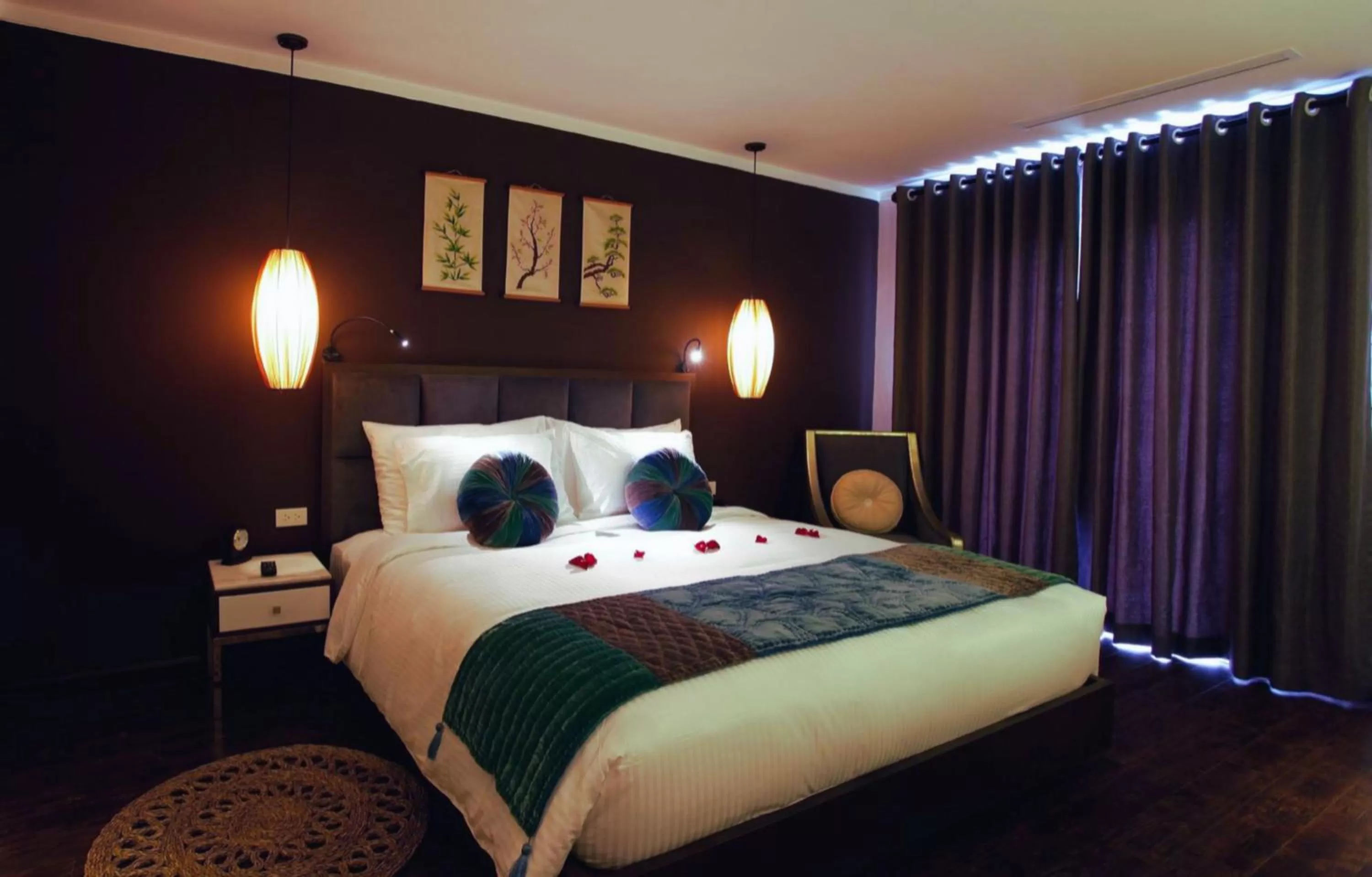 Bed in Hotel Emerald Waters Classy