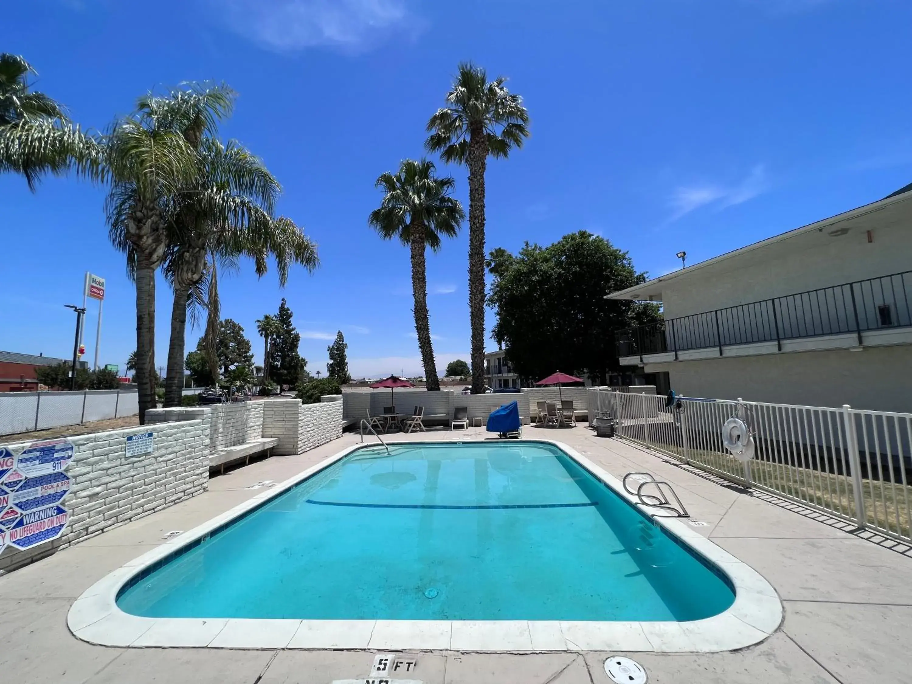 Swimming Pool in Motel 6-Bakersfield, CA - South