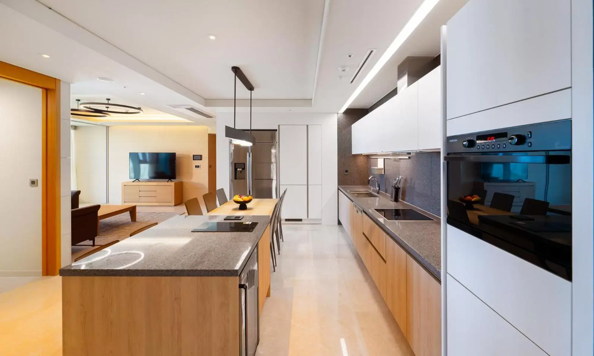 TV and multimedia, Kitchen/Kitchenette in Grand Lct Residence