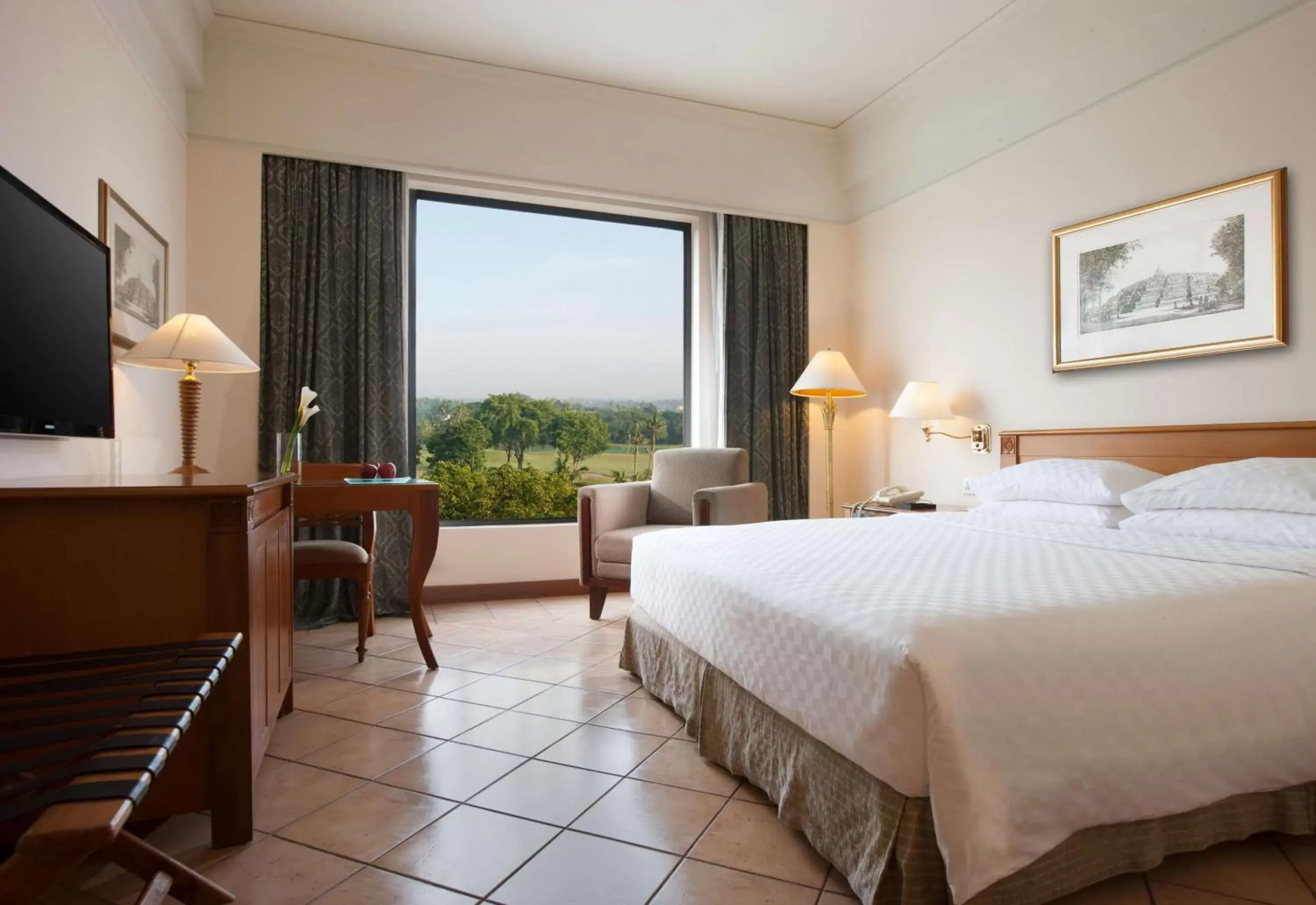 Photo of the whole room, Bed in Hyatt Regency Yogyakarta Photo of the whole room, Bed in Hyatt Regency Yogyakarta