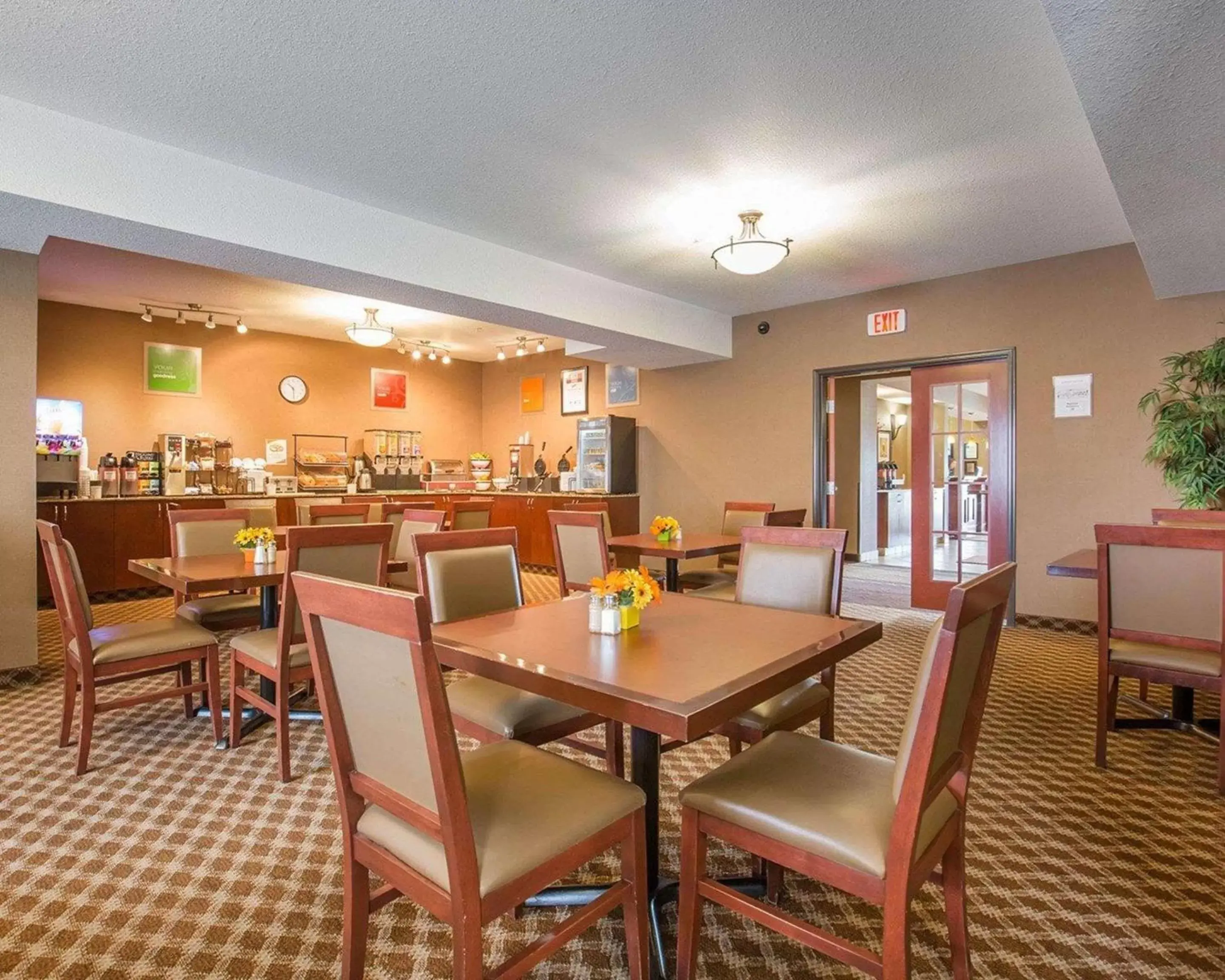 Restaurant/Places to Eat in Comfort Inn & Suites Airdrie