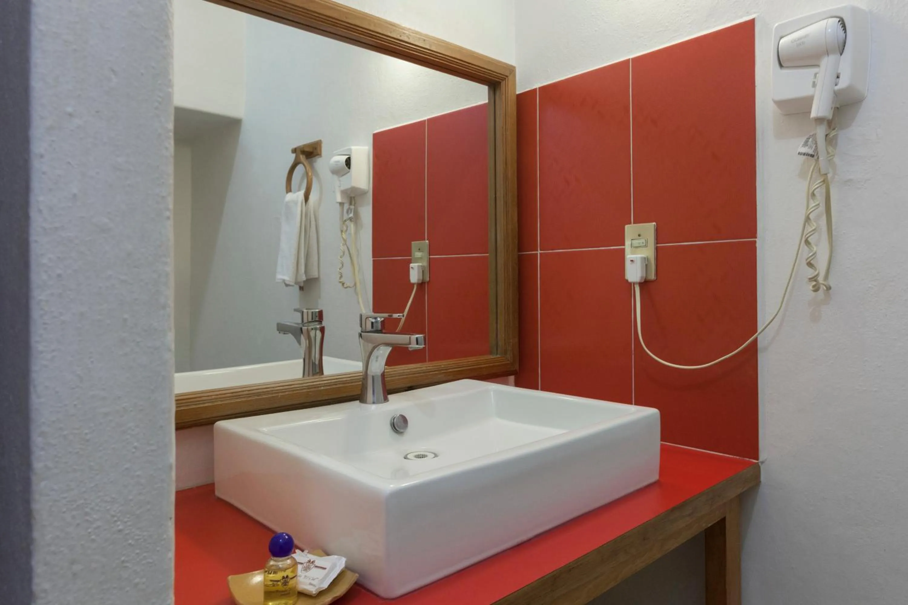 Toilet in Hotel Posada el Cid