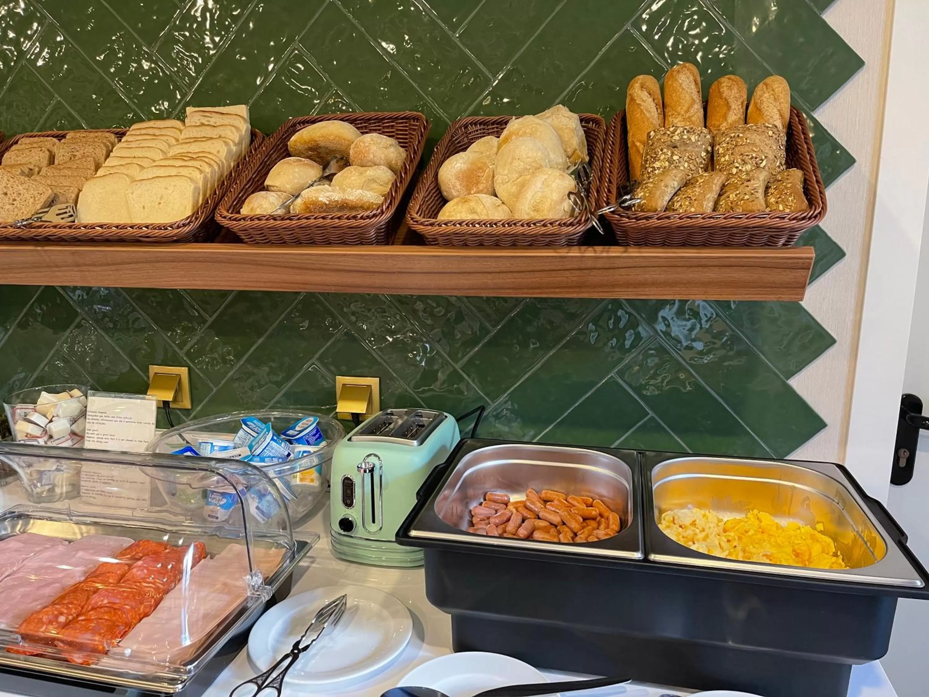 Buffet breakfast in Hotel Sete Colinas