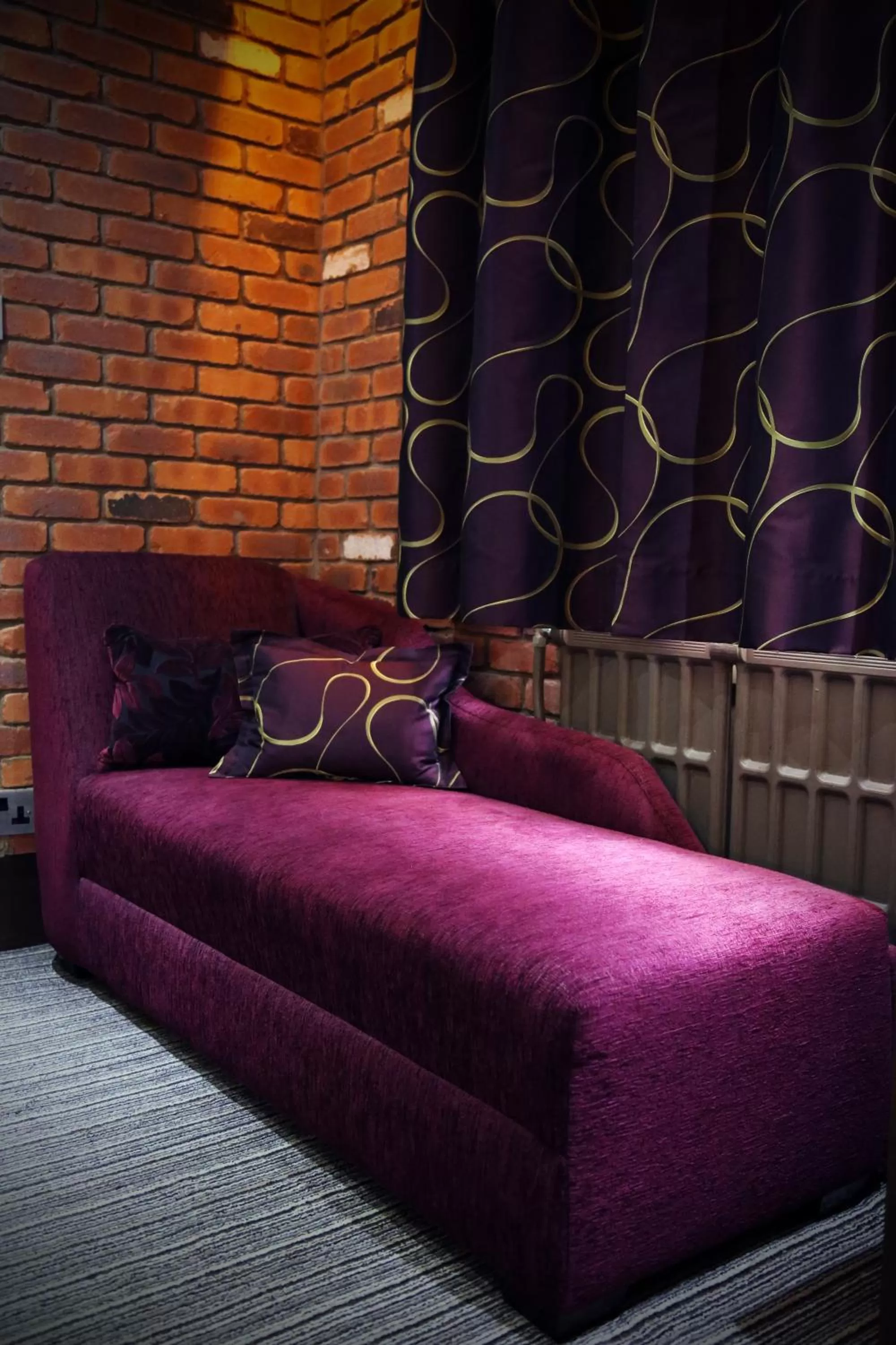 Other, Bed in The Crown Hotel Bawtry-Doncaster