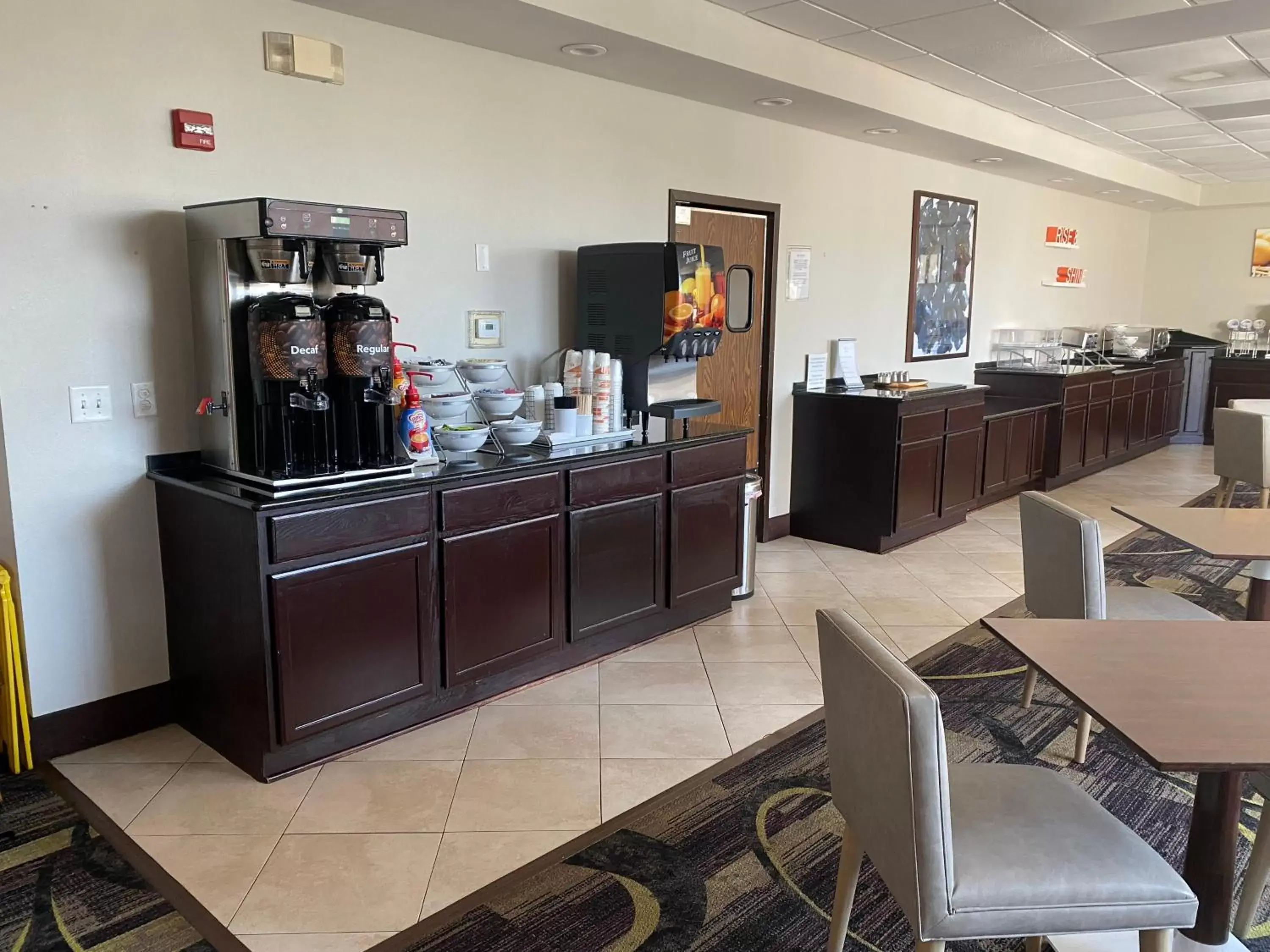 Coffee/tea facilities, Restaurant/Places to Eat in Comfort Inn Conover-Hickory