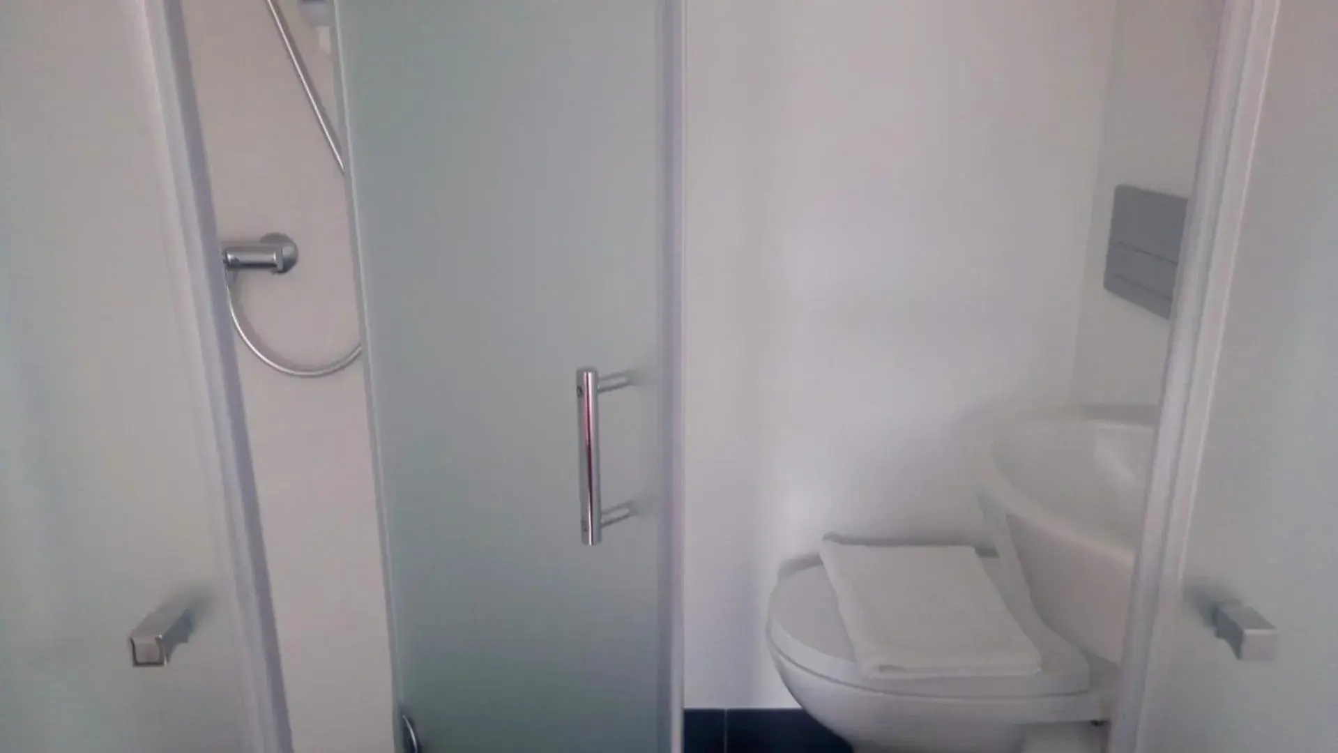 Bathroom in Be Lisbon Hostel Intendente