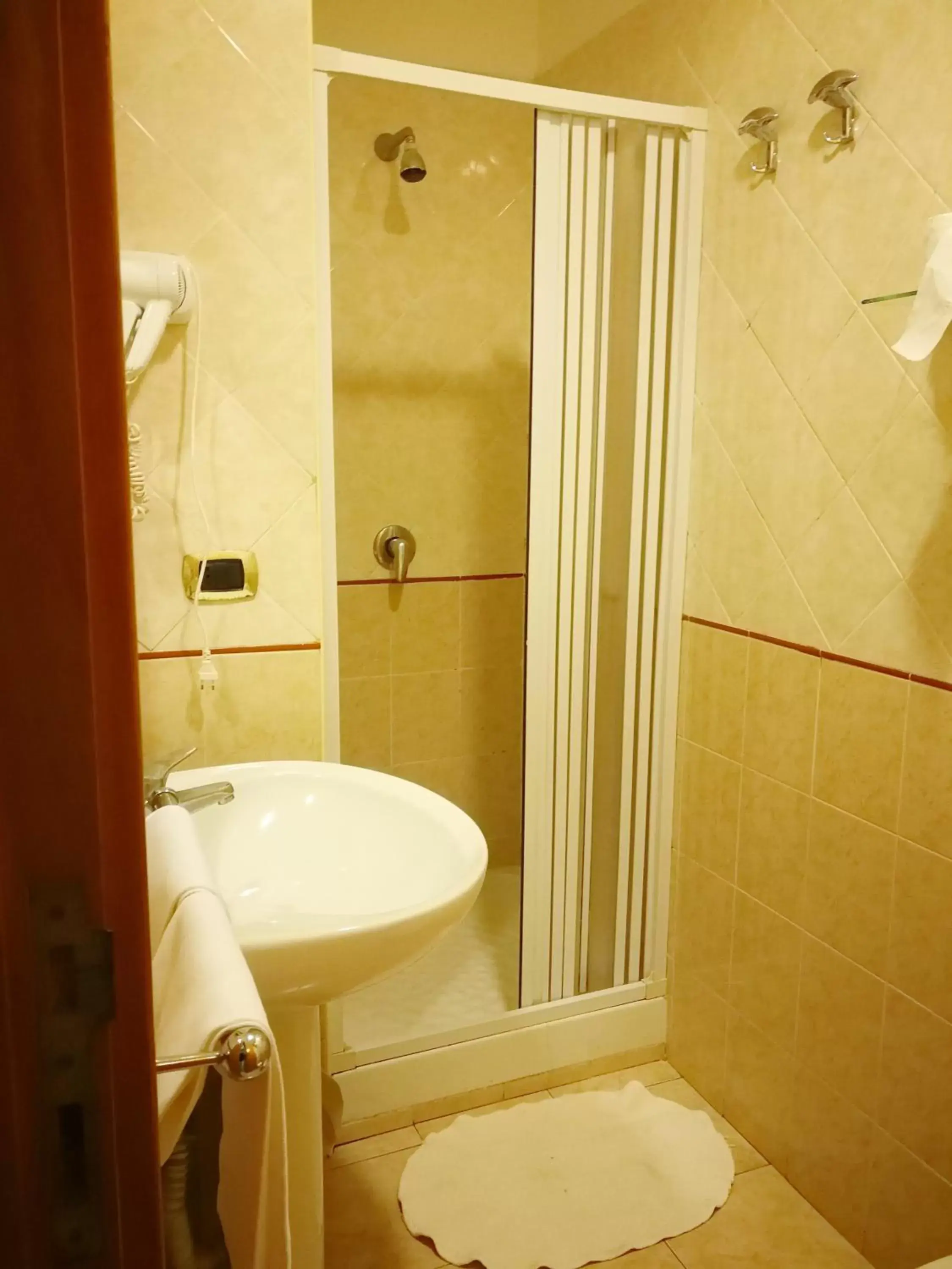 Bathroom in Hotel Zara Napoli