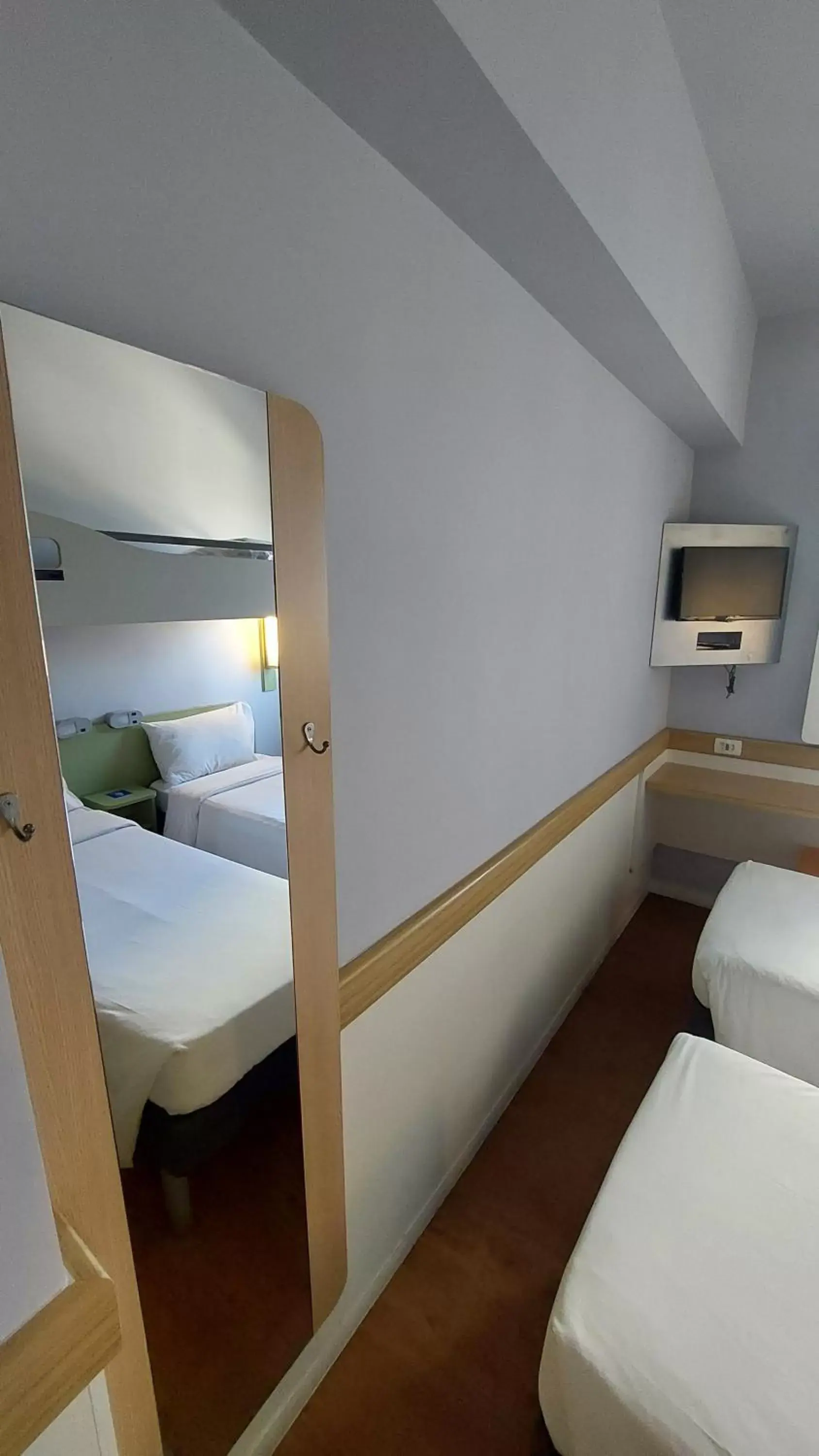 Bedroom, Bunk Bed in ibis budget Rio de Janeiro Nova America