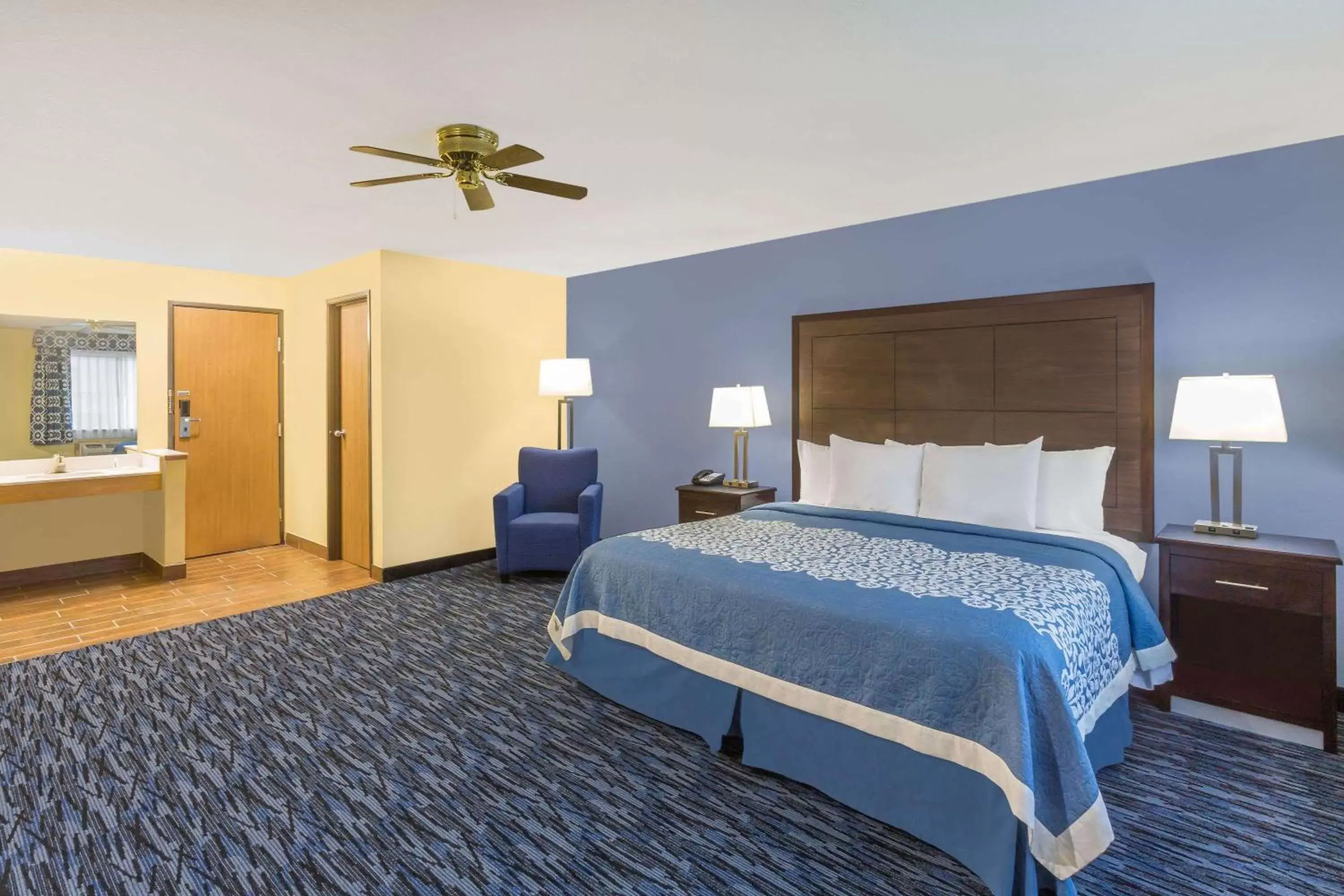 Photo of the whole room, Bed in Days Inn by Wyndham Moab