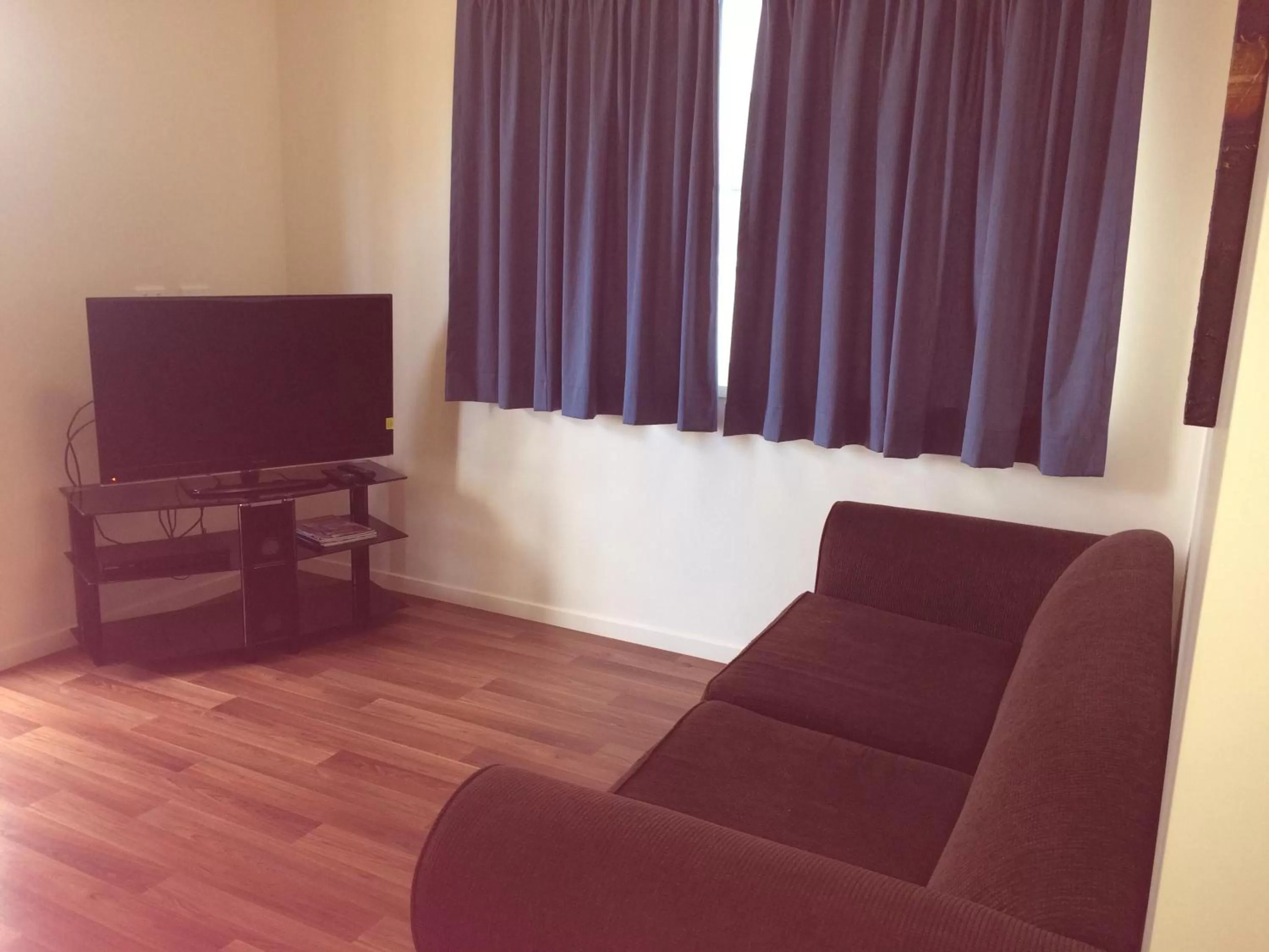 Living room, Seating Area in Peace Resorts - Jervis Bay Holiday Cabins in Sussex Inlet