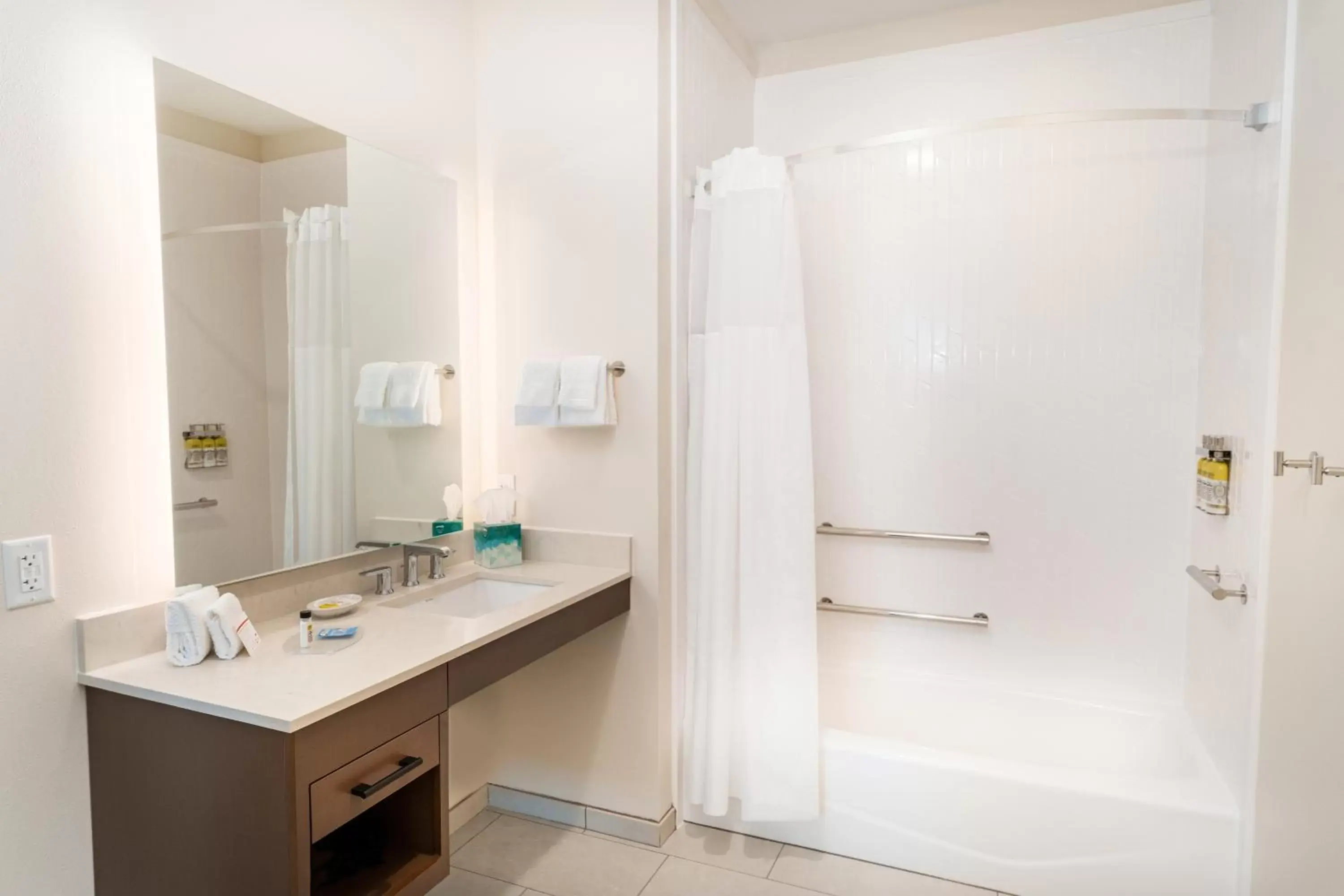 Bathroom in Staybridge Suites - Nashville - Vanderbilt, an IHG Hotel