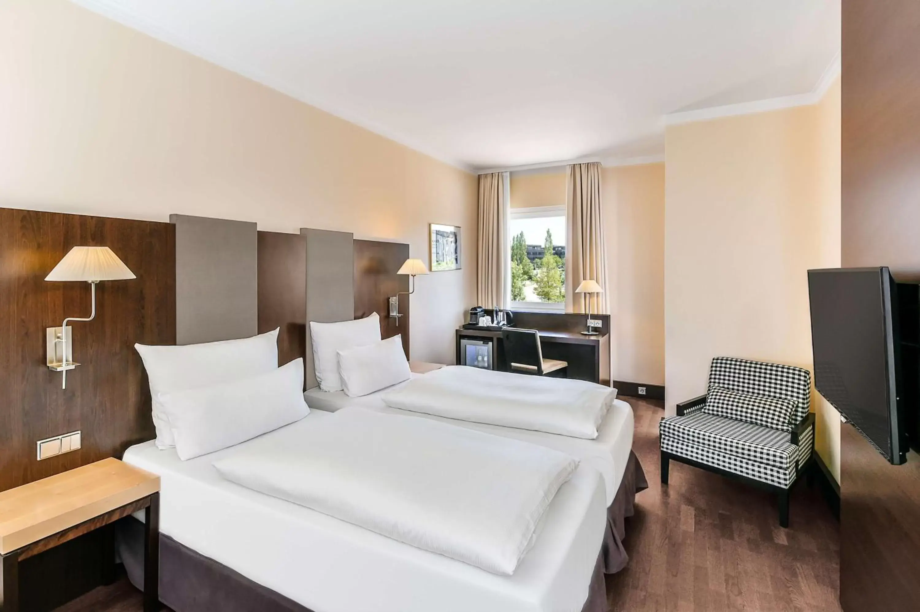 Photo of the whole room in NH München City Süd Photo of the whole room in NH München City Süd