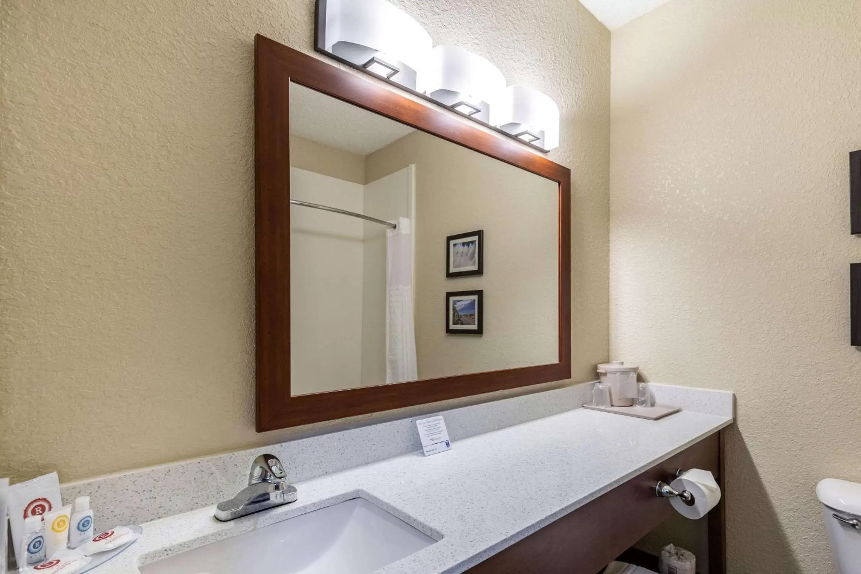 Bathroom in Comfort Inn South Tulsa - Woodland Hills