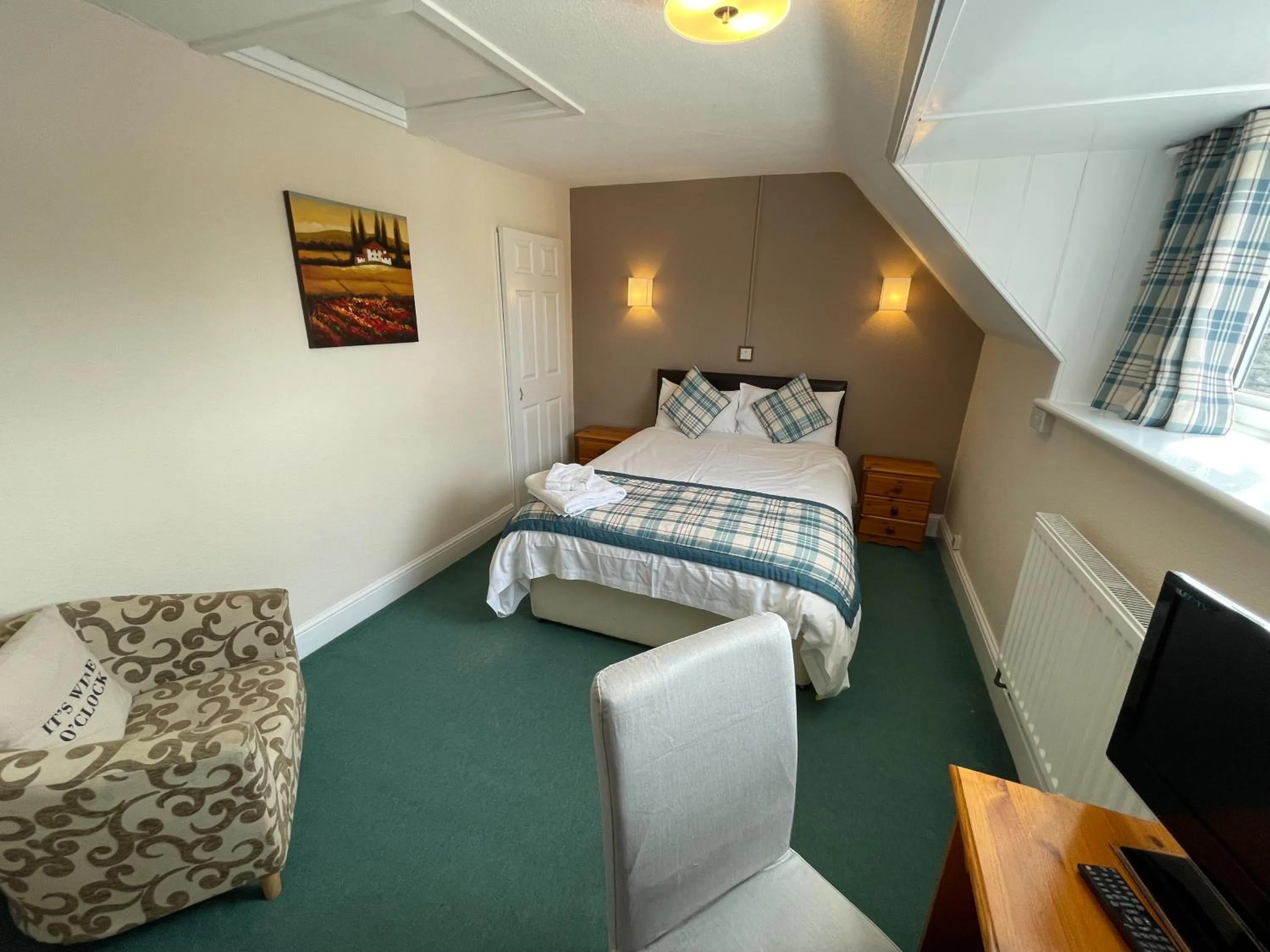 Bed in White Hart Hotel