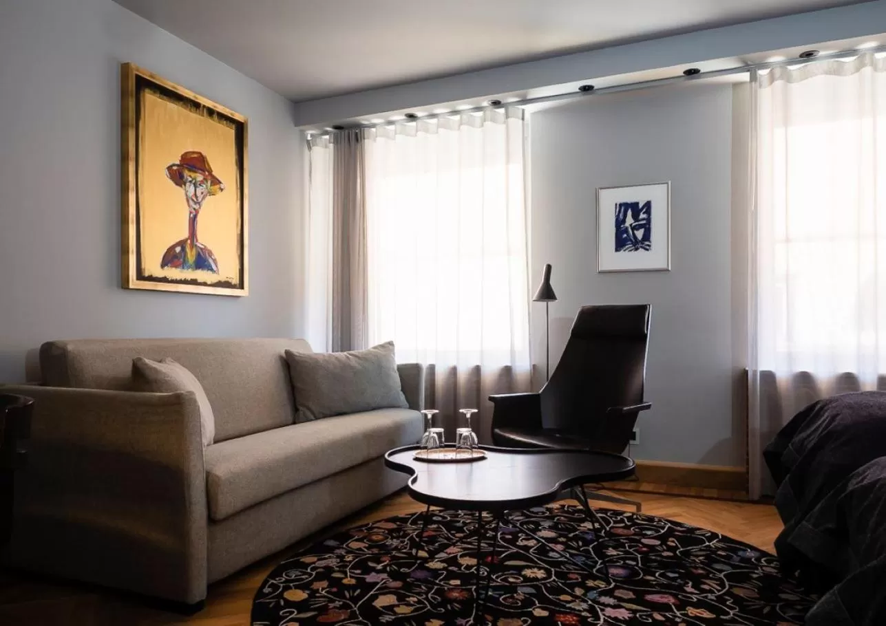 Seating area in Hotel Lundia