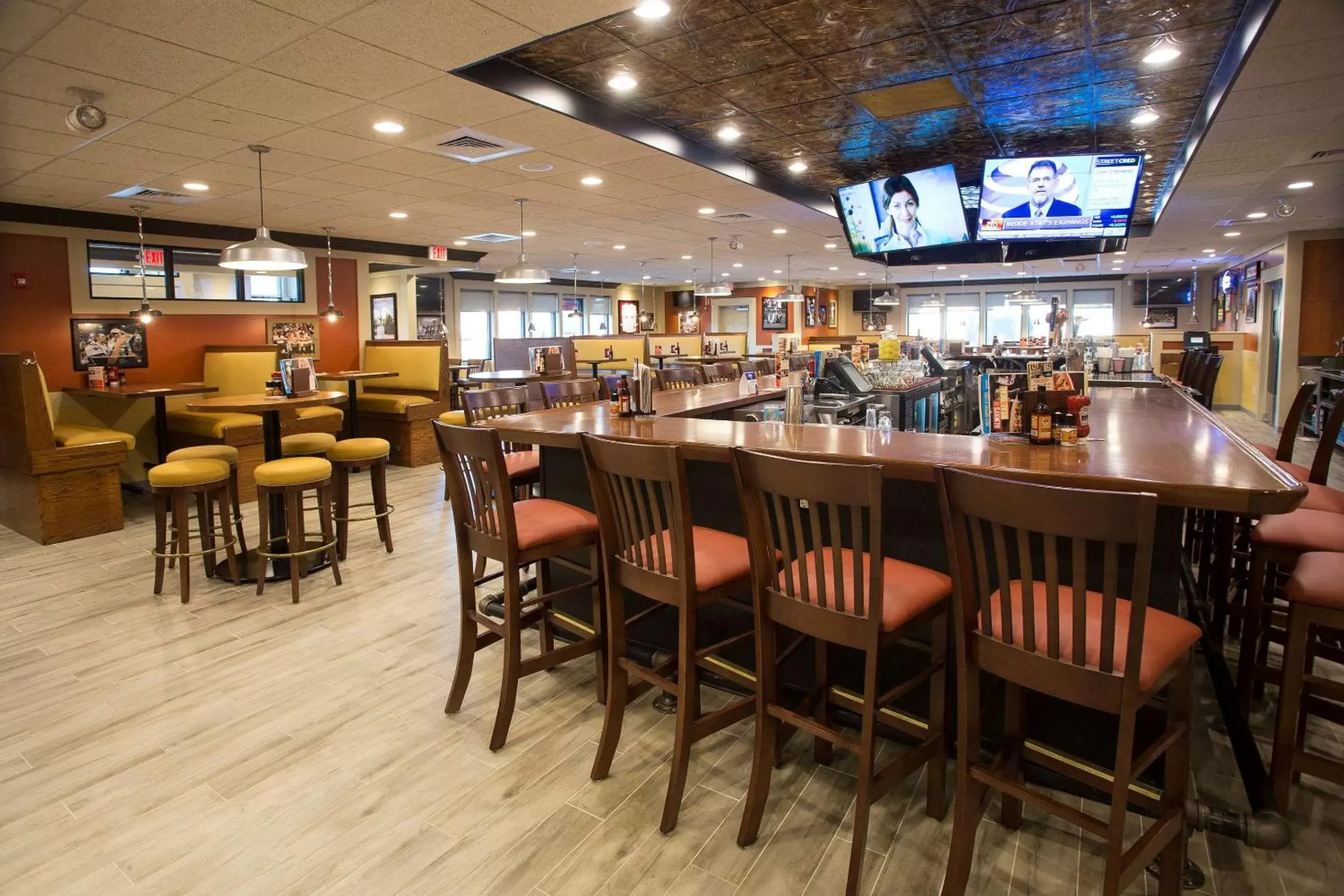 Restaurant/places to eat in Clarion Inn Restaurant/places to eat in Clarion Inn