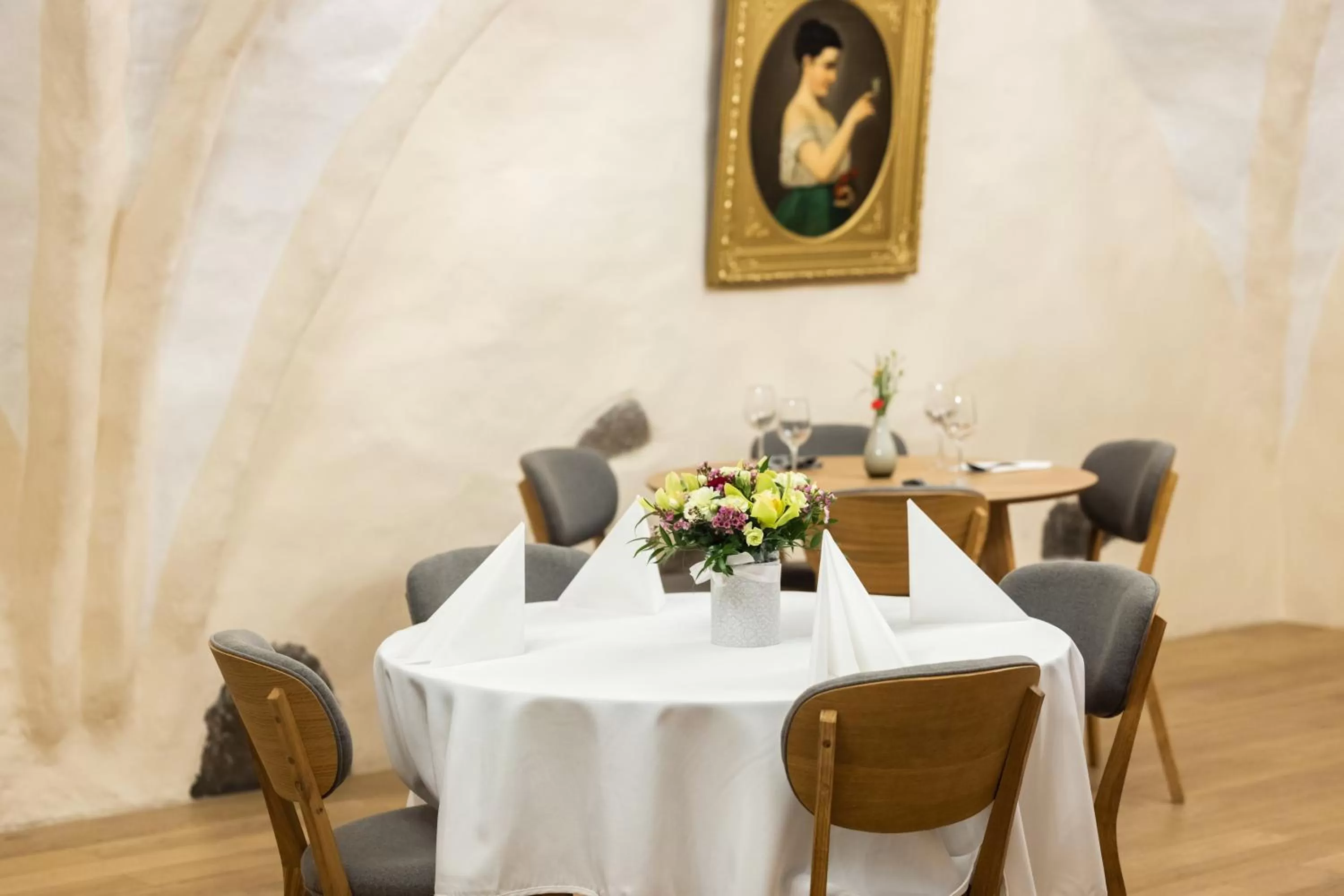 Restaurant/places to eat in St Palace Hotel