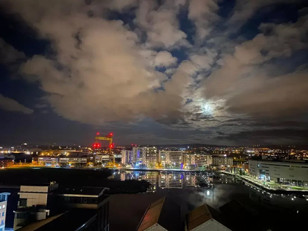 King Room with Mountain View in James Clow Bed & Breakfast King Room with Mountain View in James Clow Bed & Breakfast