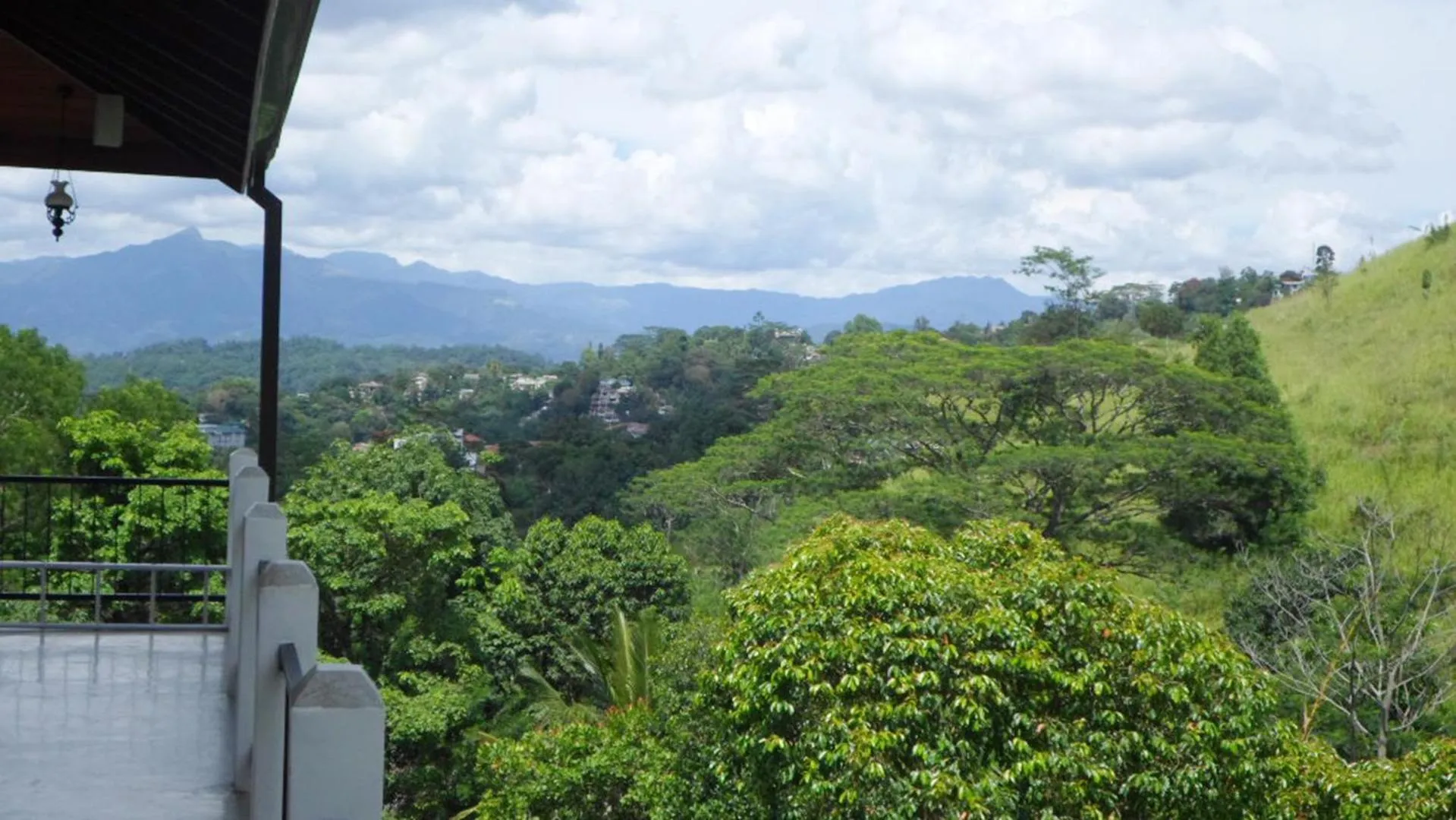 Mountain view in Hanthana House