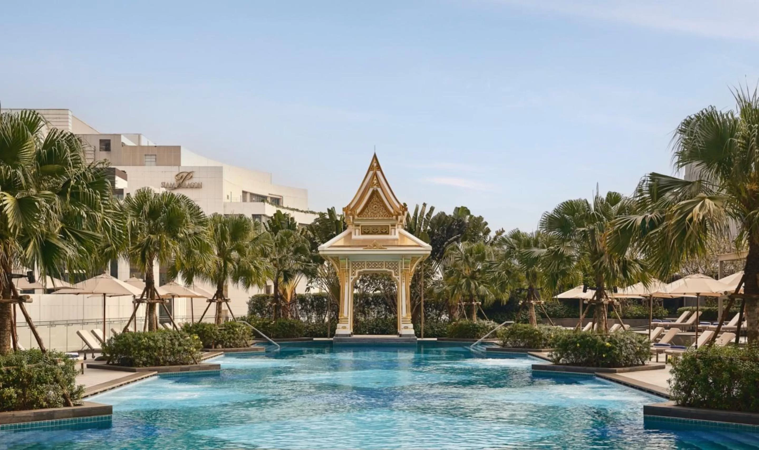 Swimming pool in Chatrium Grand Bangkok