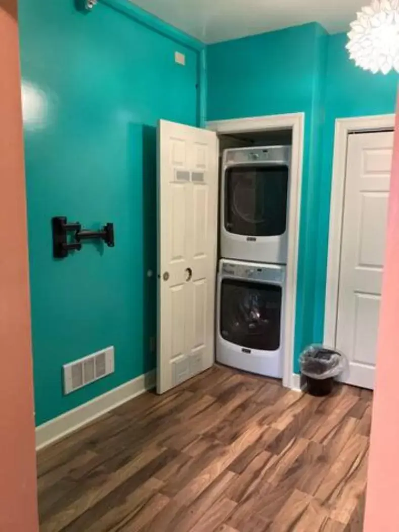 washing machine, Kitchen/Kitchenette in Goldsmith's River Front Inn