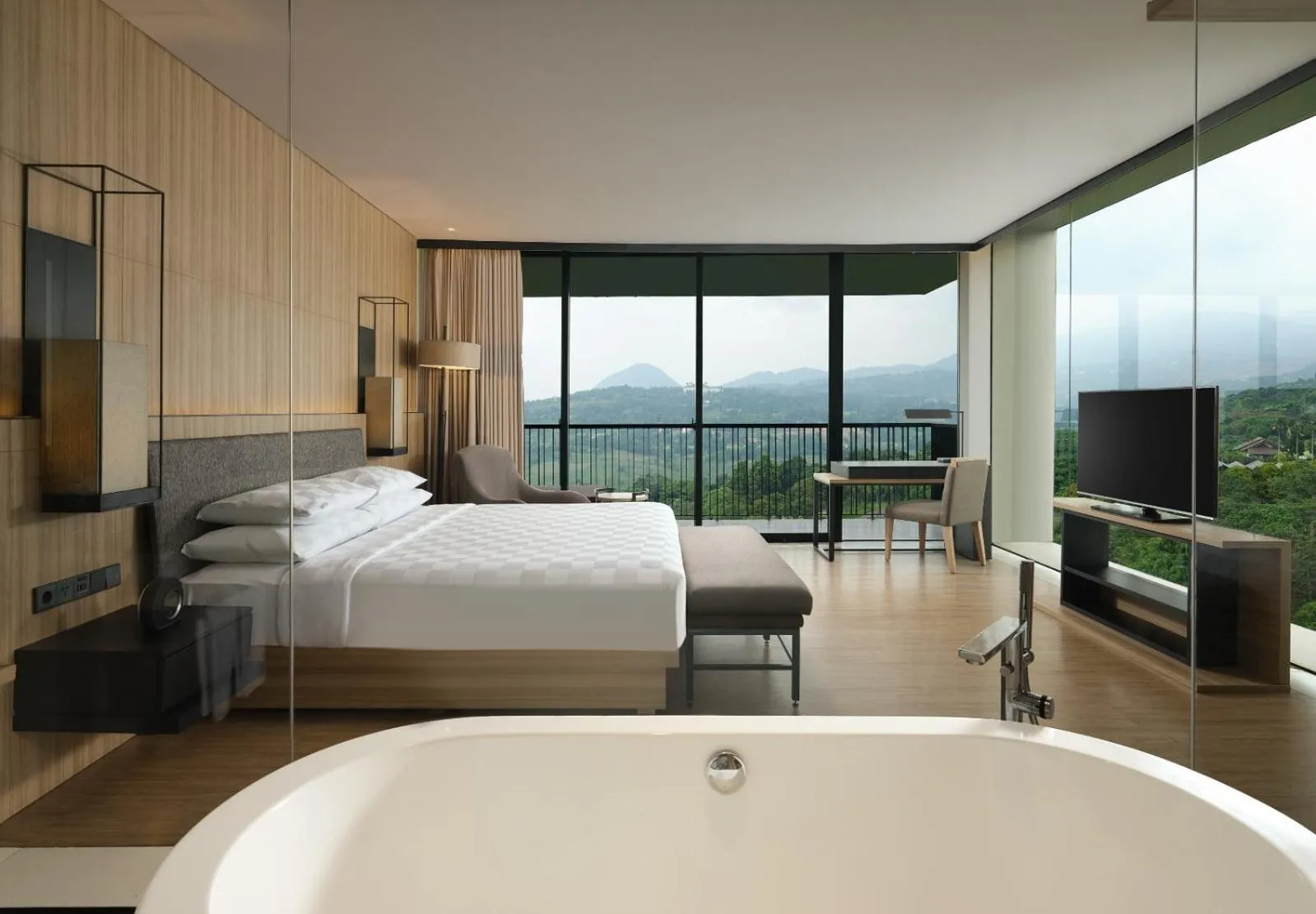 Bathroom, Bed in Royal Tulip Gunung Geulis Resort and Golf