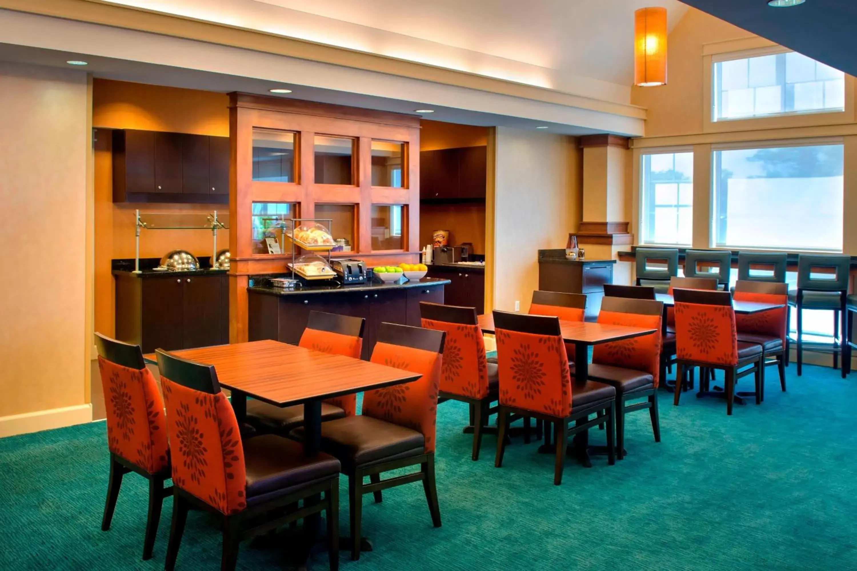 Breakfast, Restaurant/Places to Eat in Residence Inn by Marriott Albany East Greenbush/Tech Valley