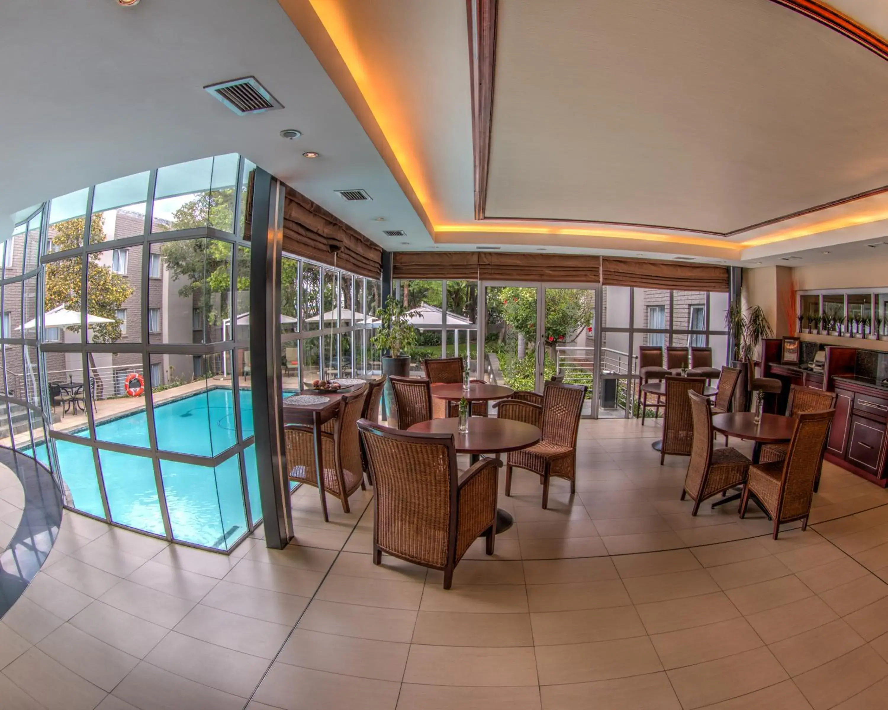 Restaurant/places to eat, Pool View in City Lodge Hotel Bryanston