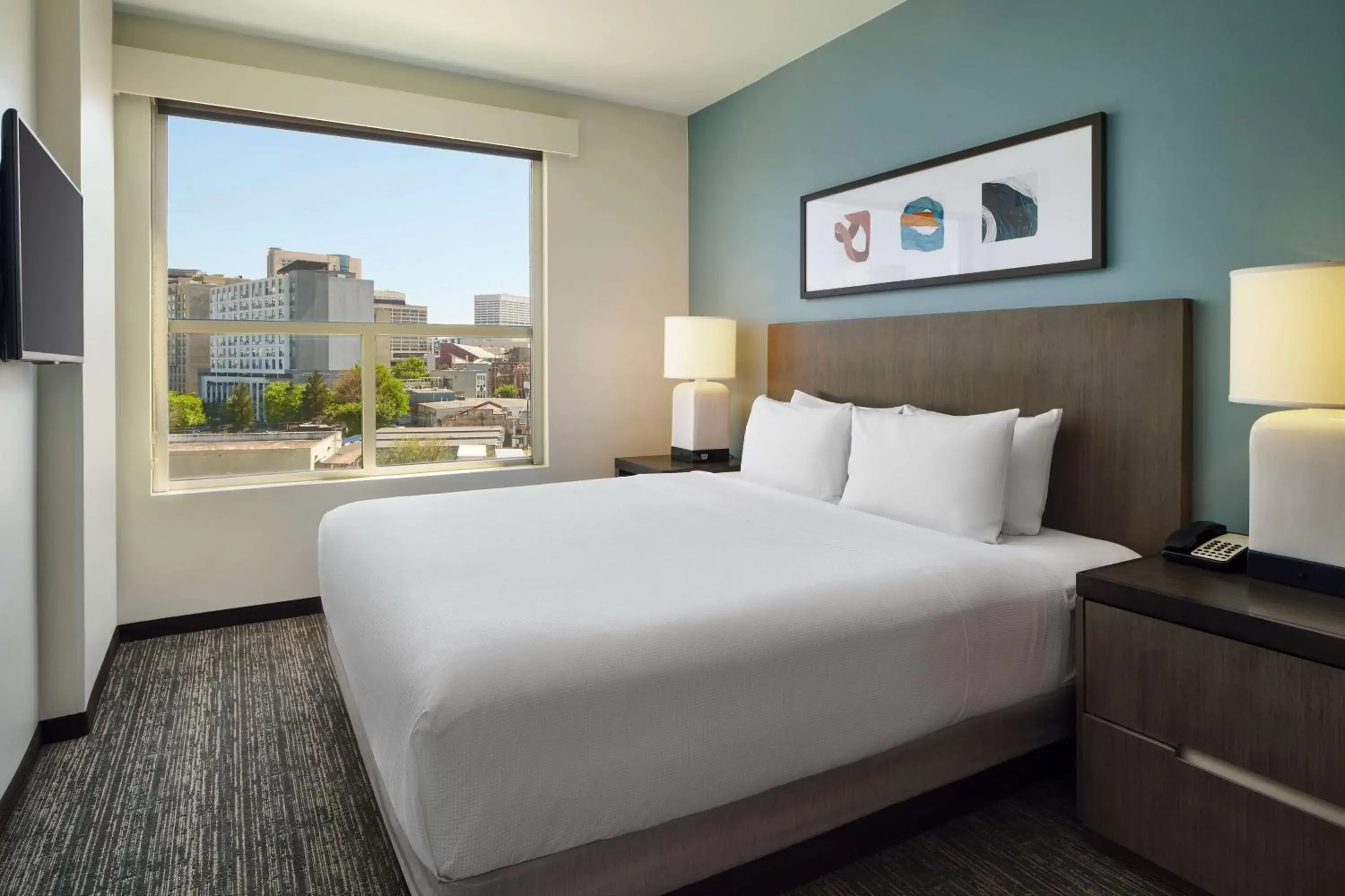 Photo of the whole room, Bed in Hyatt House Atlanta Downtown