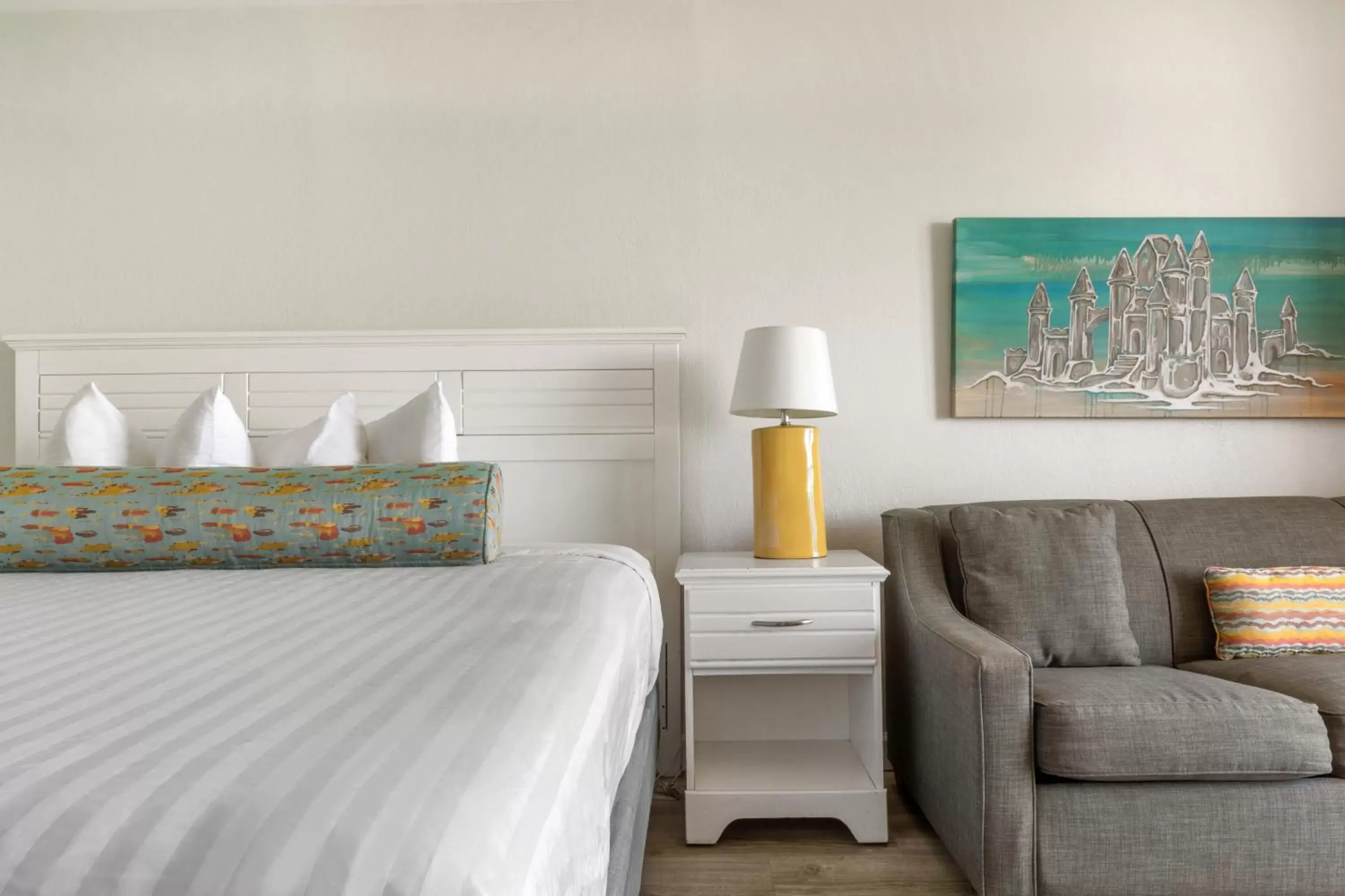 Bed in Sandcastle Oceanfront Resort South Beach