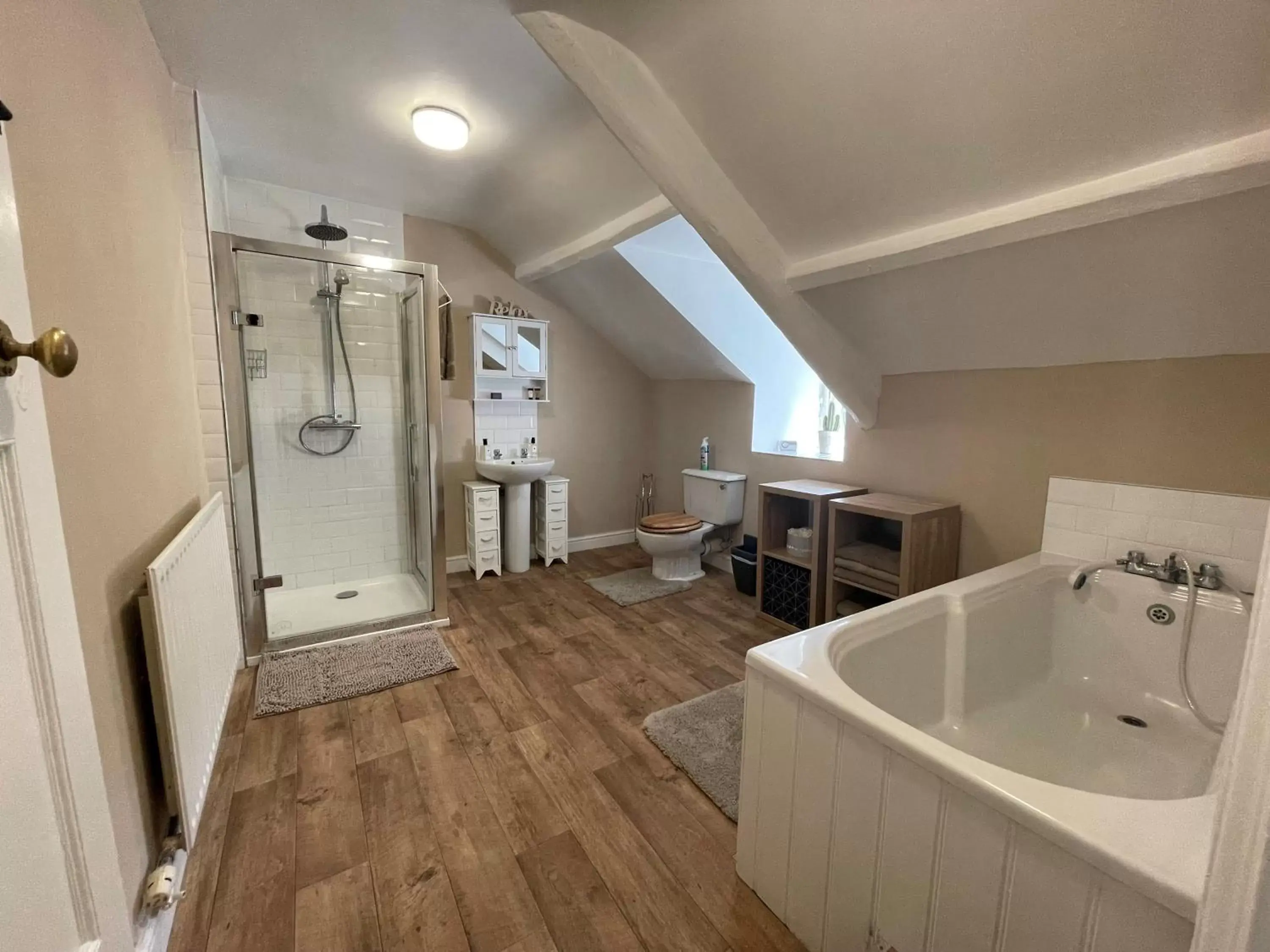 Shower, Bathroom in Carew Lodge & Loft