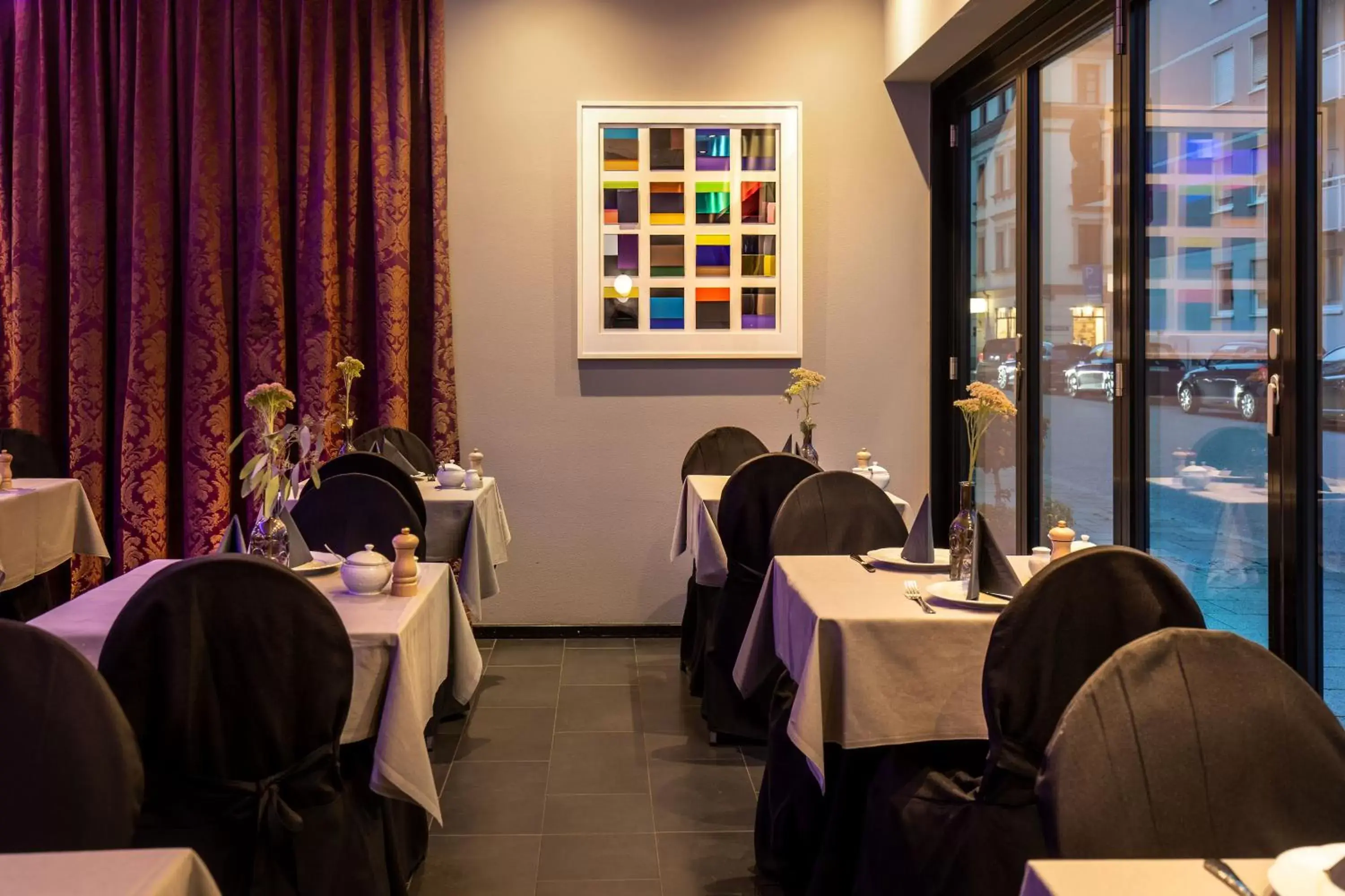 Restaurant/Places to Eat in La Mansion Vi Vadi Hotel