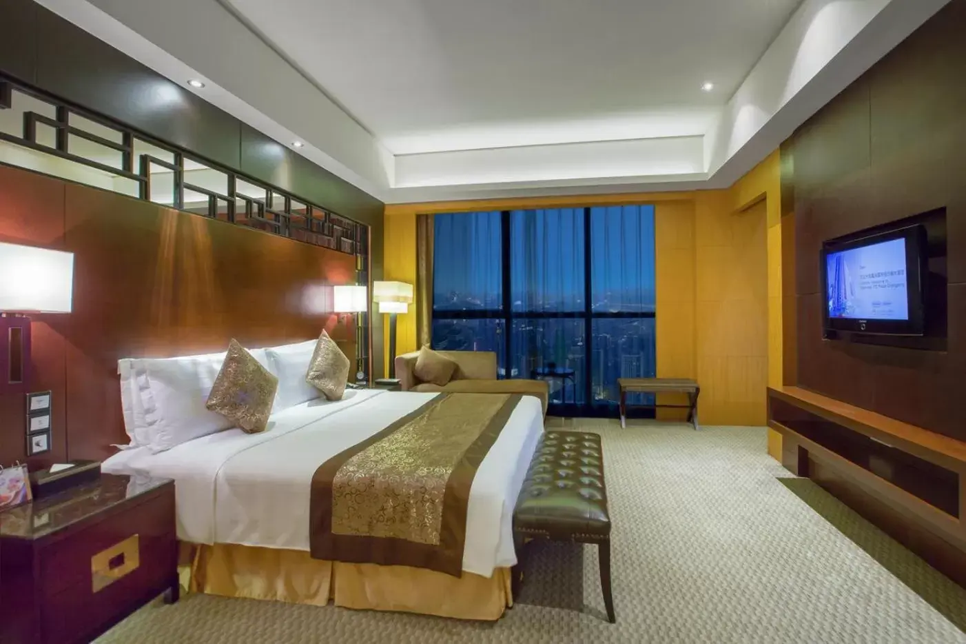 Bedroom, Bed in Glenview ITC Plaza Chongqing