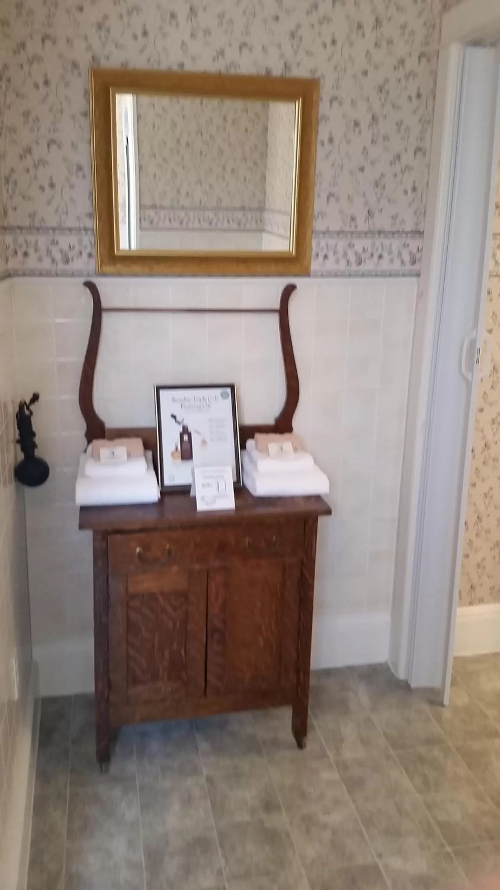 Bathroom in Bayside Inn