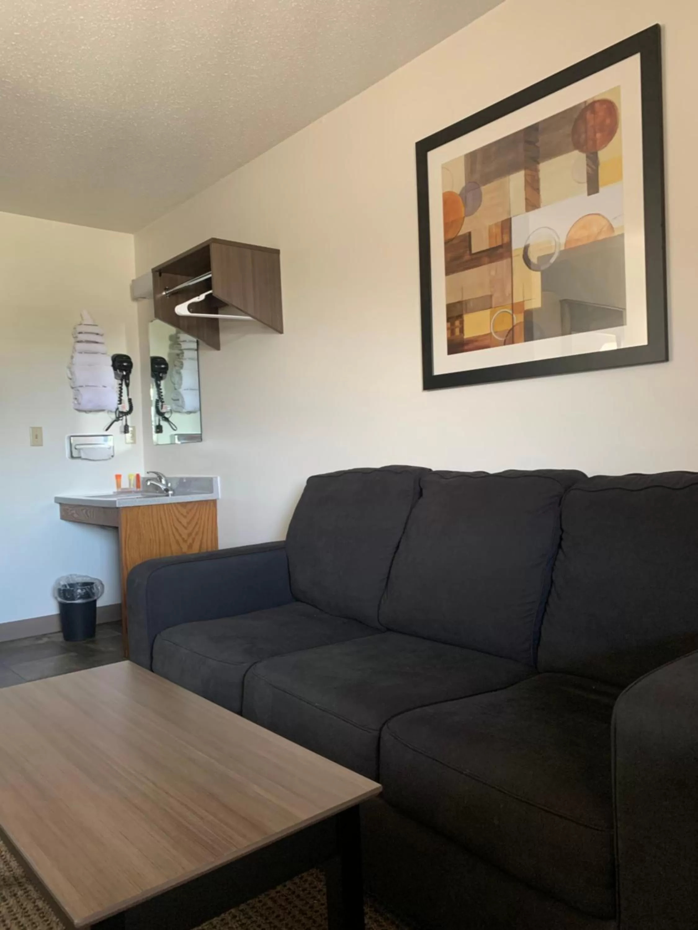 Seating Area in Lakes Area Inn