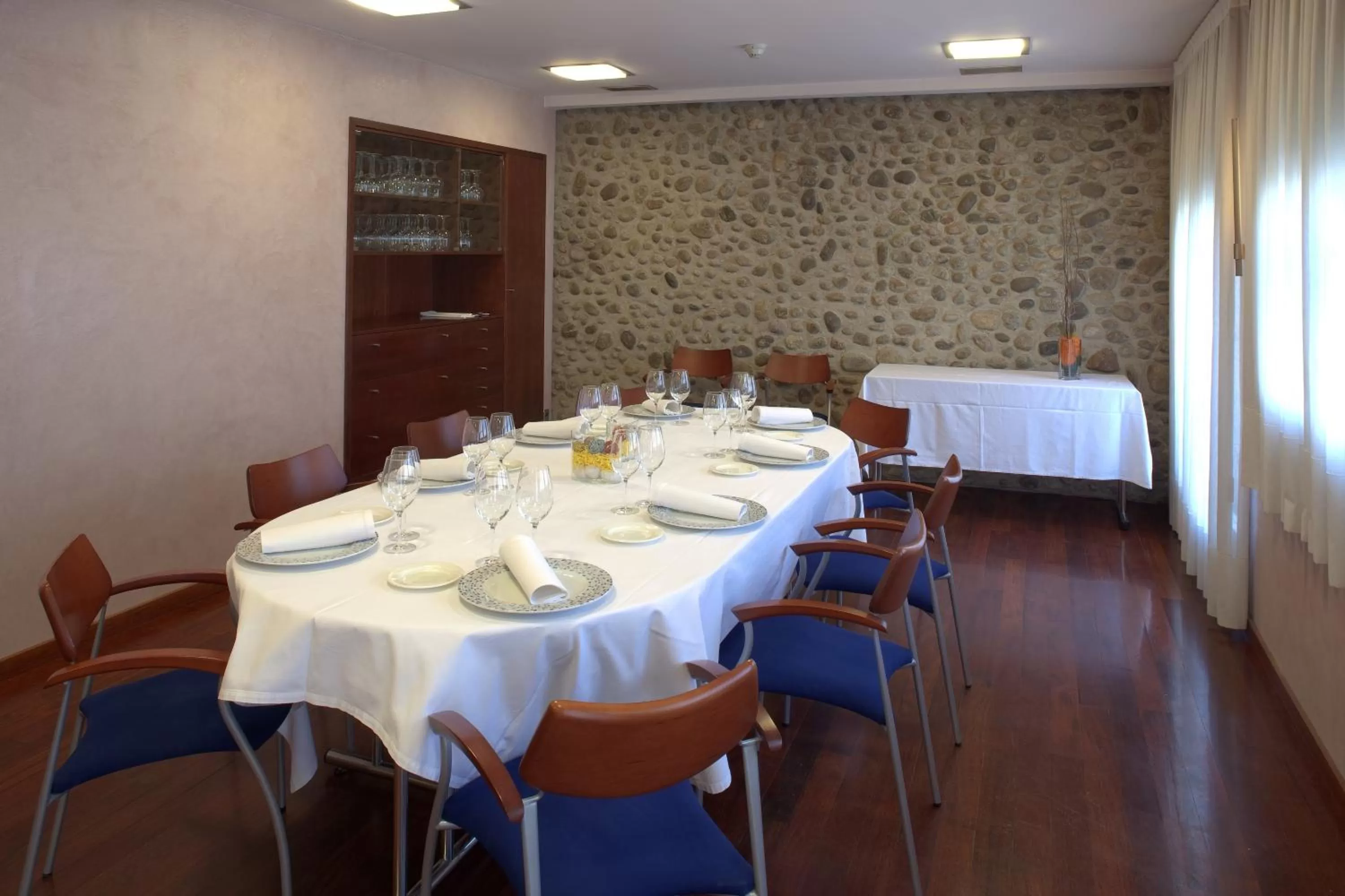 Dining area in Hotel Torres Manlleu