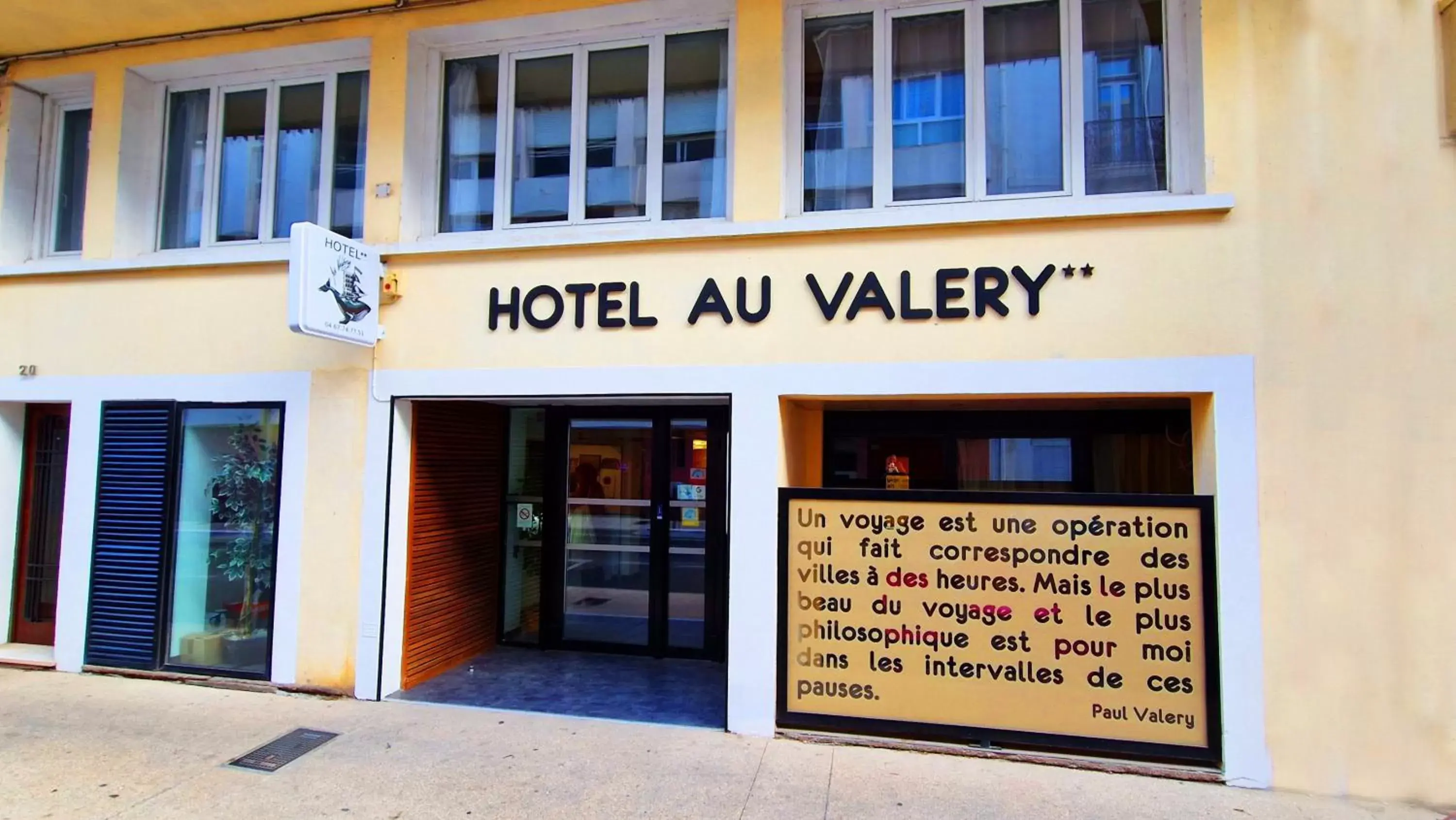 Facade/entrance in Hôtel Au Valéry