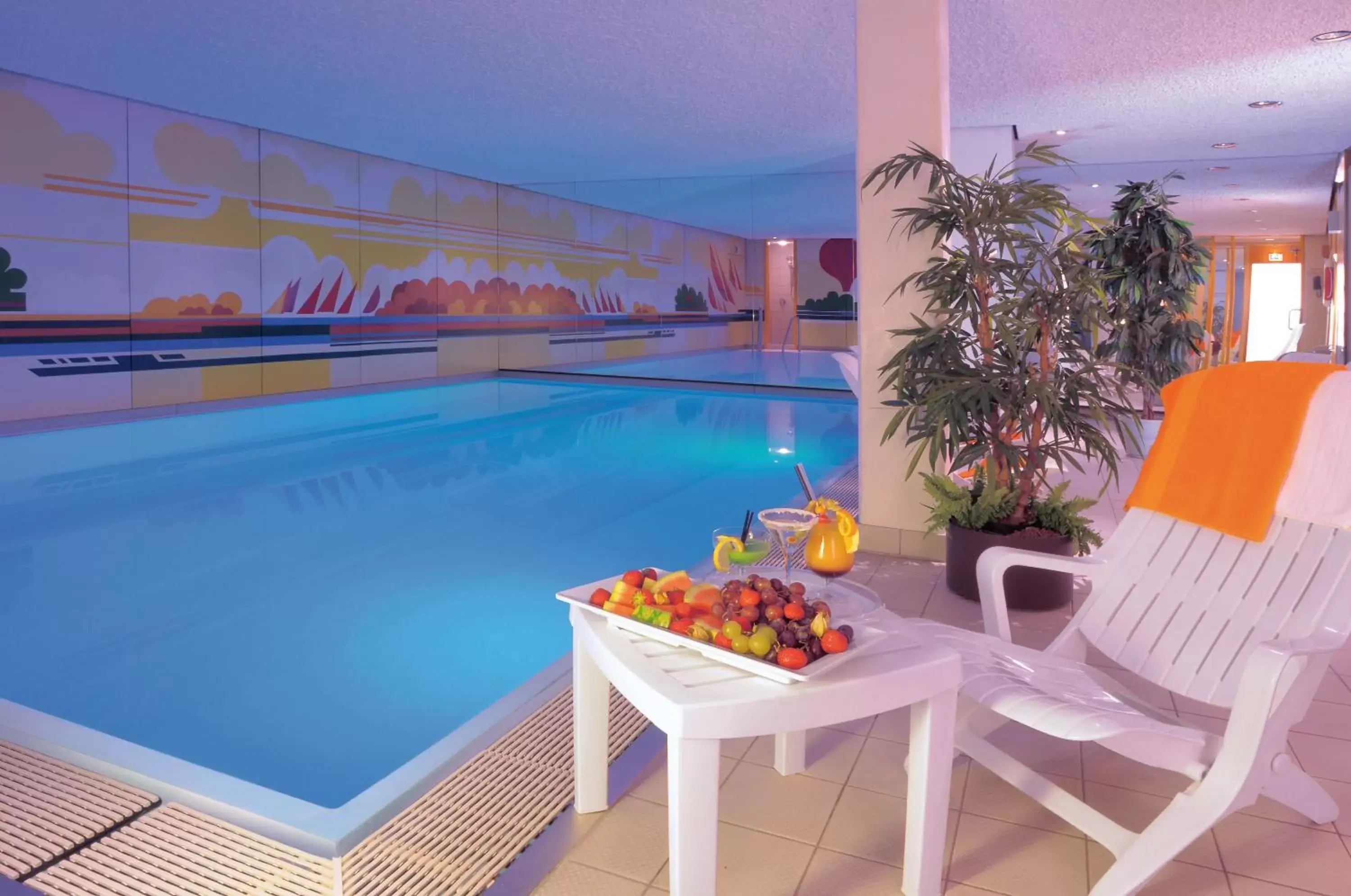 Swimming Pool in Ringhotel Loew's Merkur