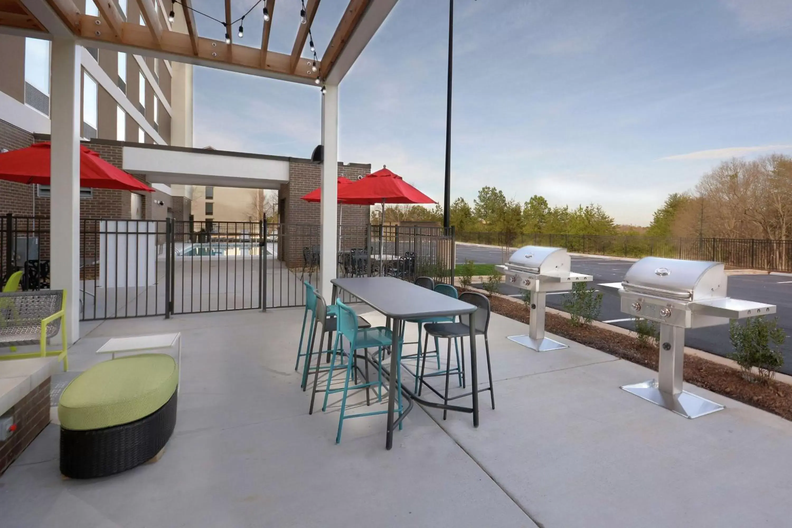 Patio in Home2 Suites By Hilton Duncan